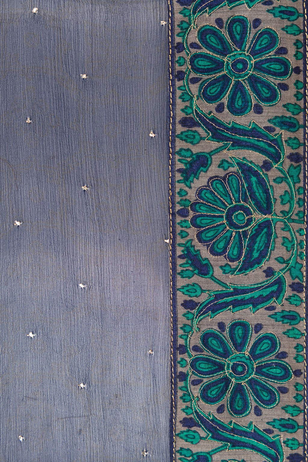 Border image of Navy Blue Dual Tone Chiffon Saree with Embroidery on the body and Embroidery Border. 