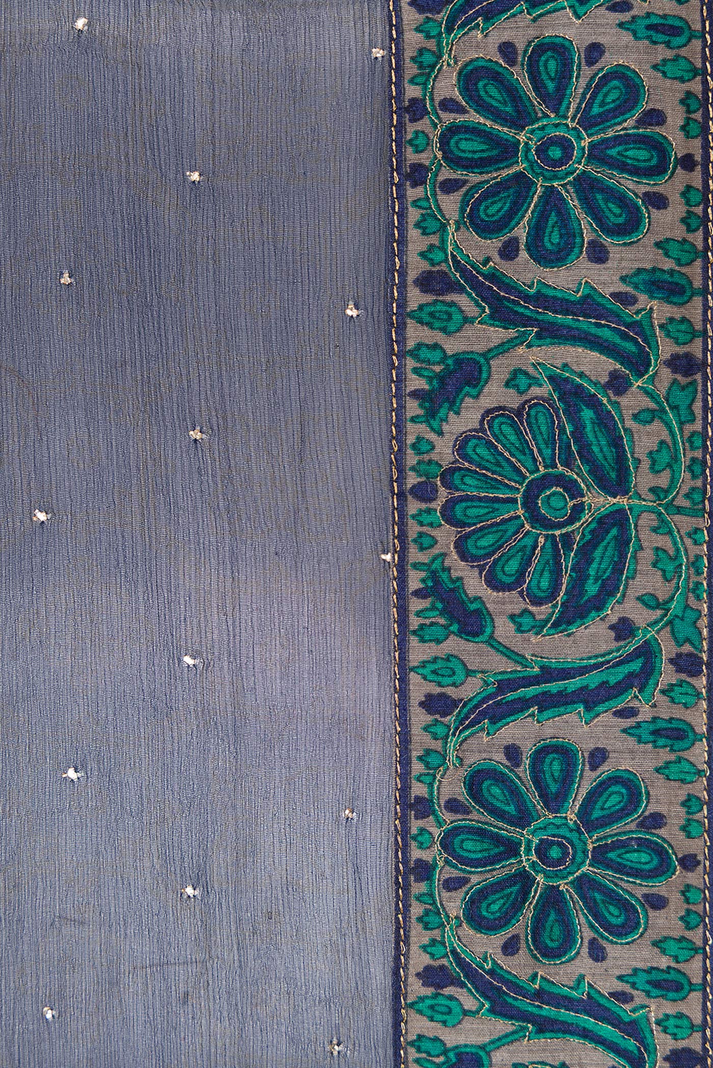 Border image of Navy Blue Dual Tone Chiffon Saree with Embroidery on the body and Embroidery Border. 