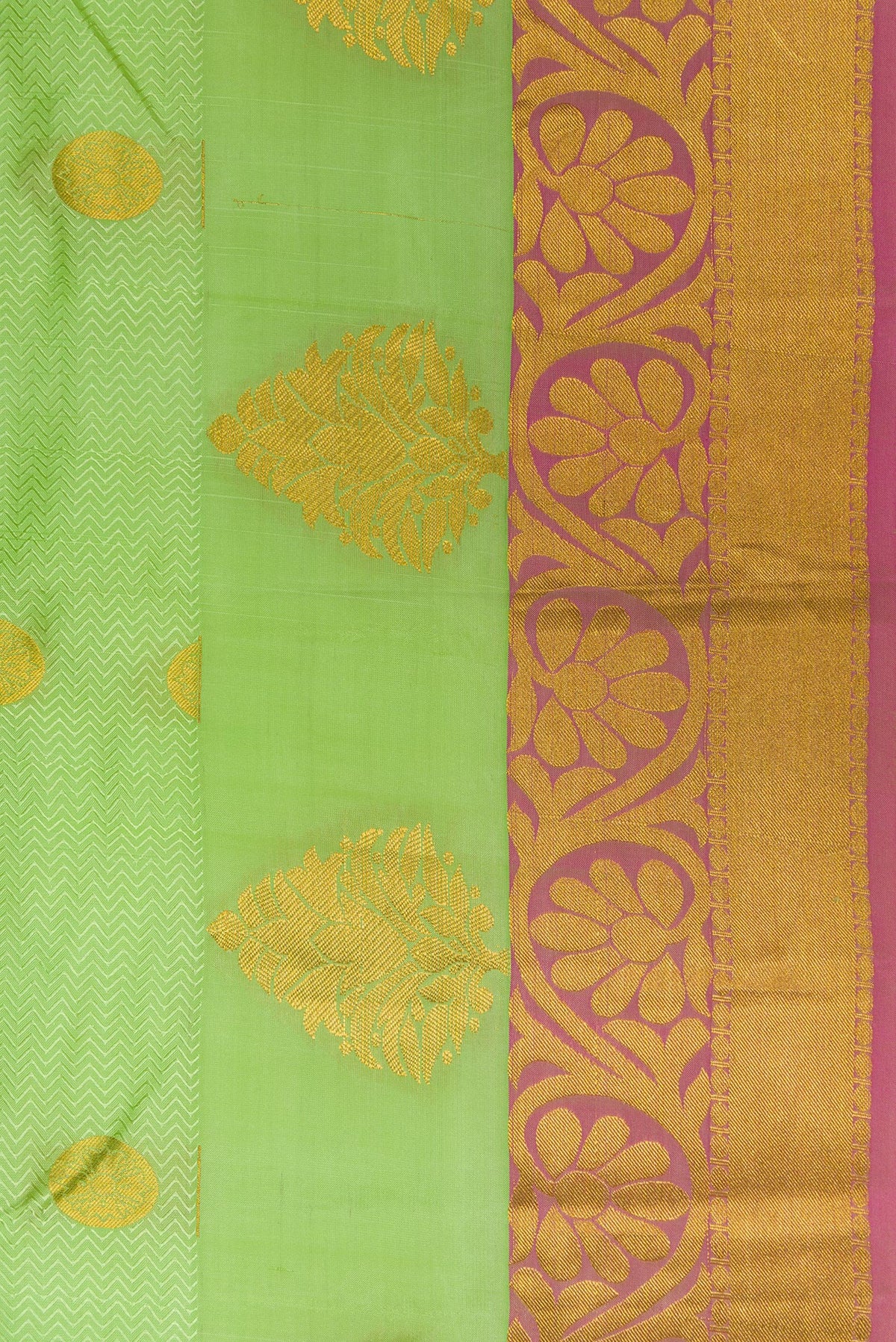 Border image of Parrot Green Dual Tone Kanjivaram Silk Saree with Jacquard With Zari Butta on the body and Fancy Border. 