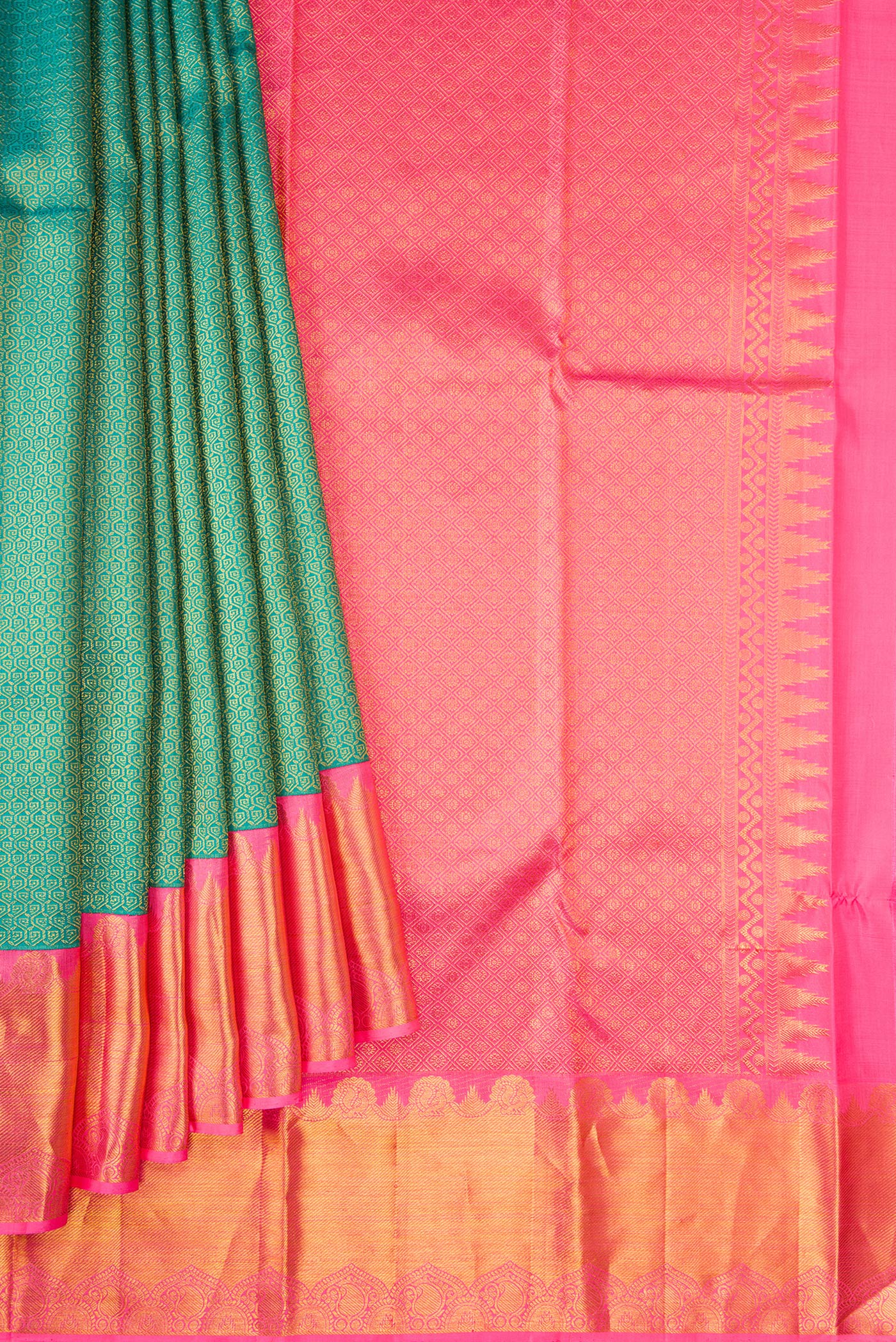 Pleats and pallu of Sea Green Dual Tone Kanjivaram Silk Saree with Zari Brocade on the body and Zari Border. 