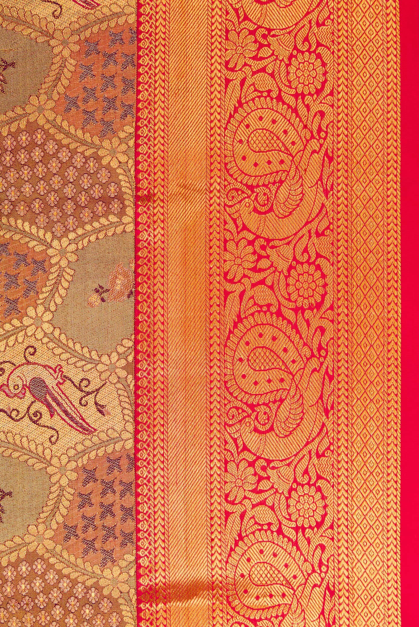 Border image of Pure Silk Pure Zari Gold Dual Tone Kanjivaram Tissue Saree with Zari Brocade on the body and Zari Border. 