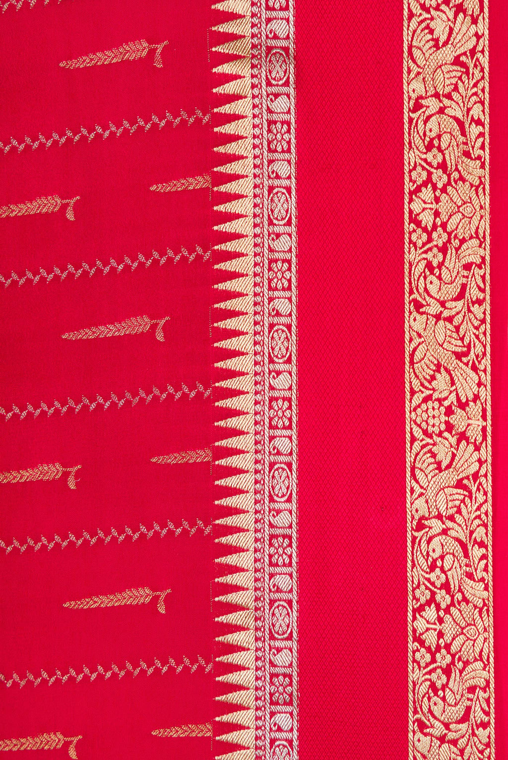 Border image of Maroon Dual Tone Mysore Georgette Saree with Stripes on the body and Zari And Thread Border. 