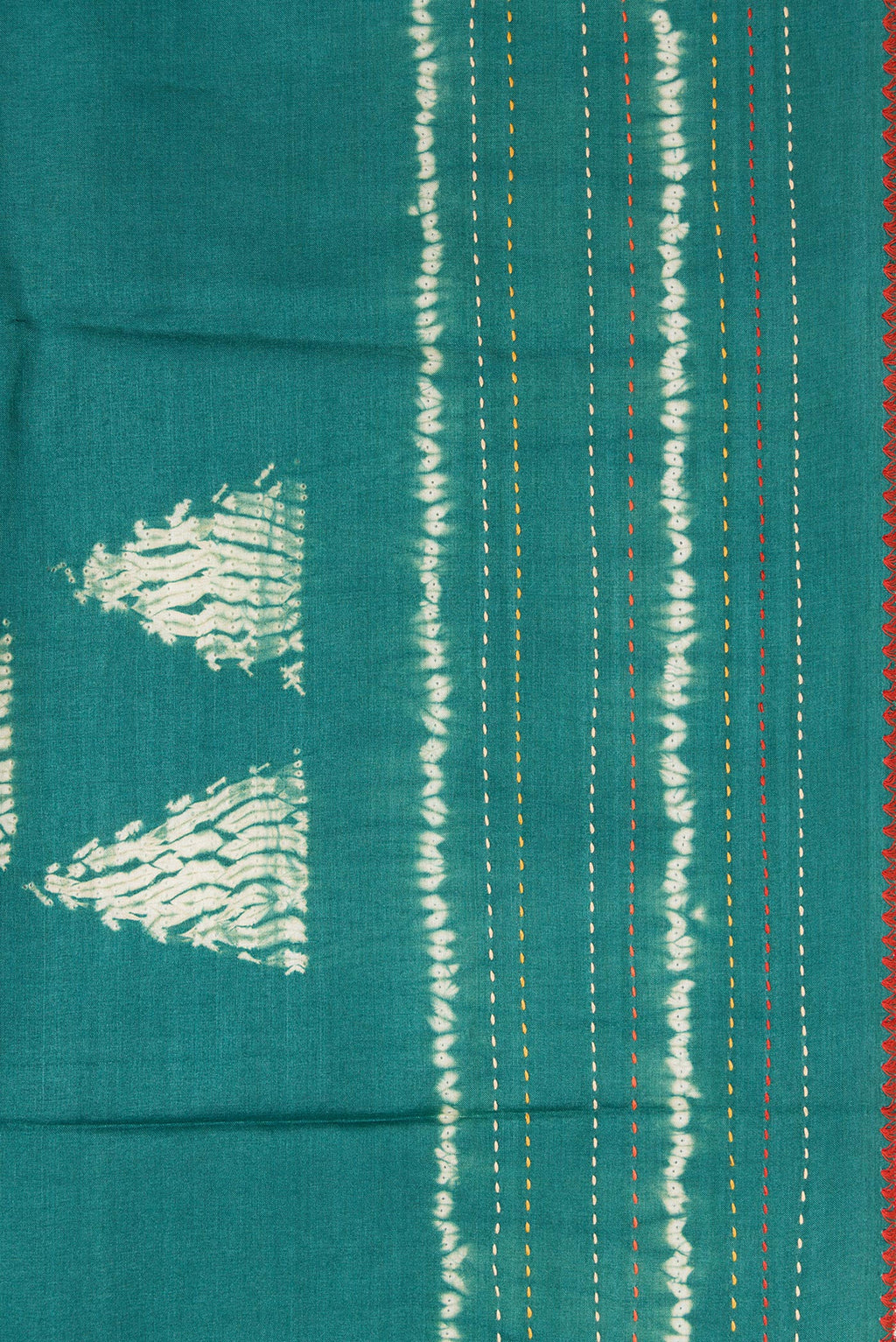 Border image of Green Dual Tone Tussar Silk Saree with Printed design on the body and Embroidery Border. 