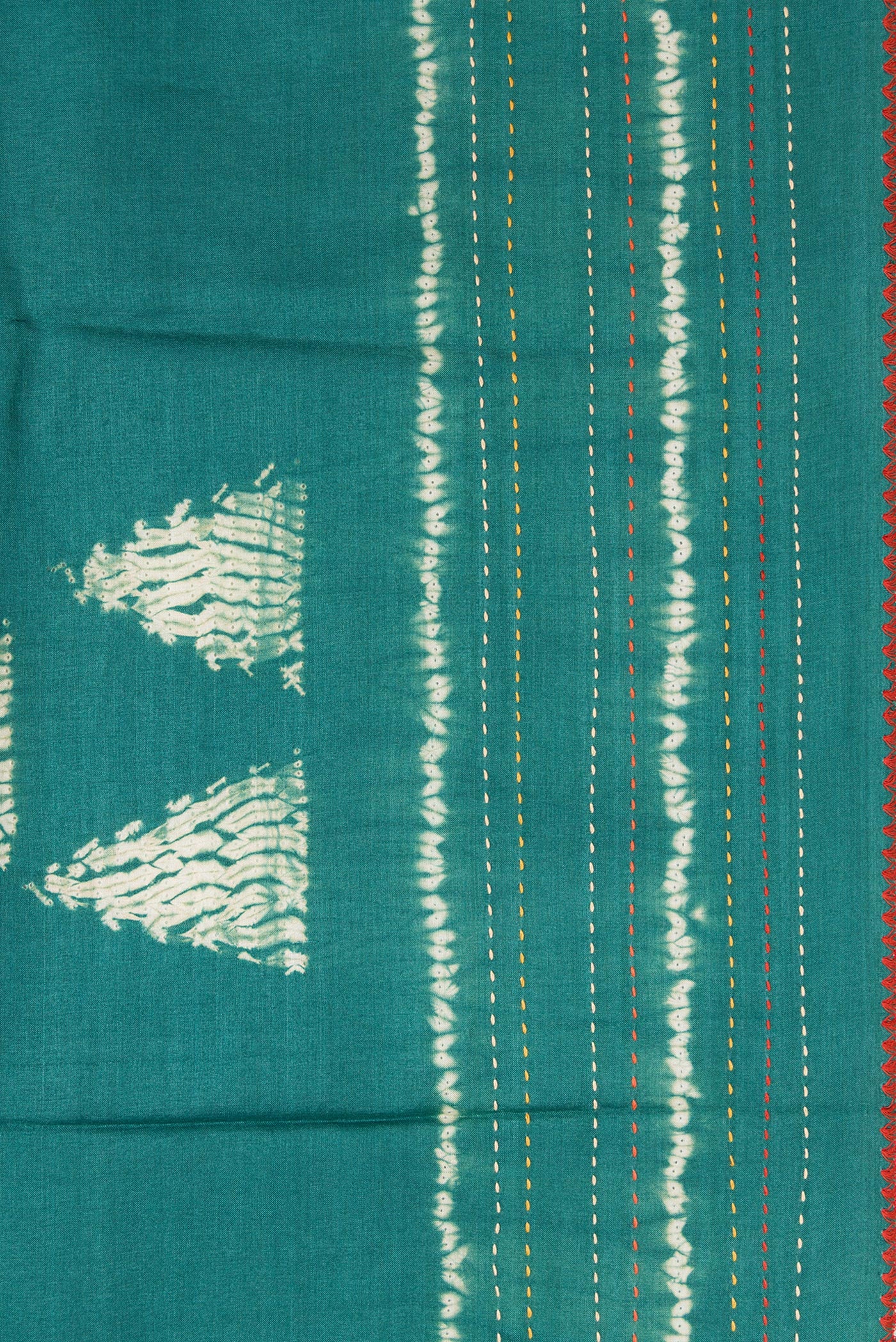 Border image of Green Dual Tone Tussar Silk Saree with Printed design on the body and Embroidery Border. 
