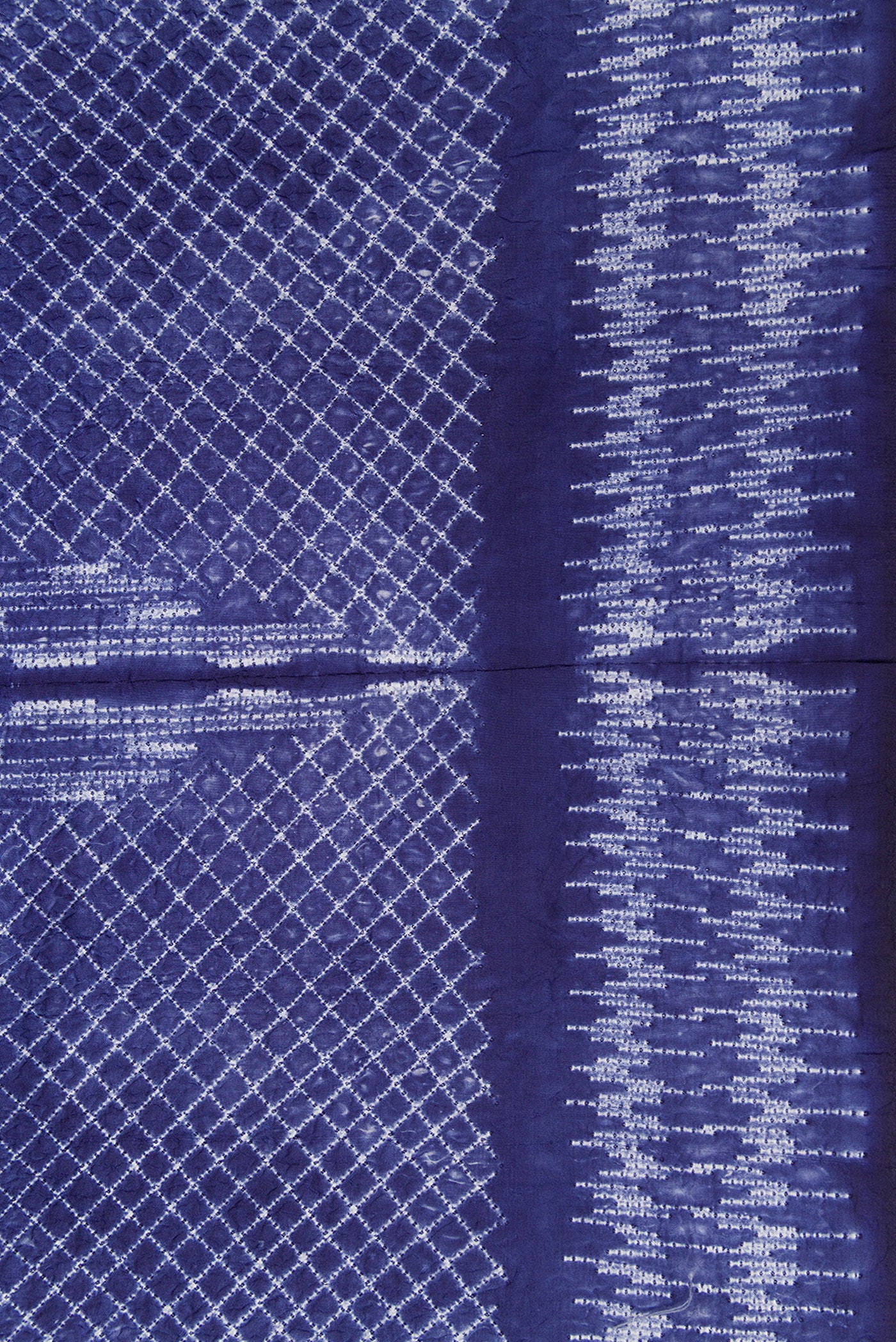 Border image of Violet Dual Tone Tussar Silk Saree with Printed design on the body and Without Border. 