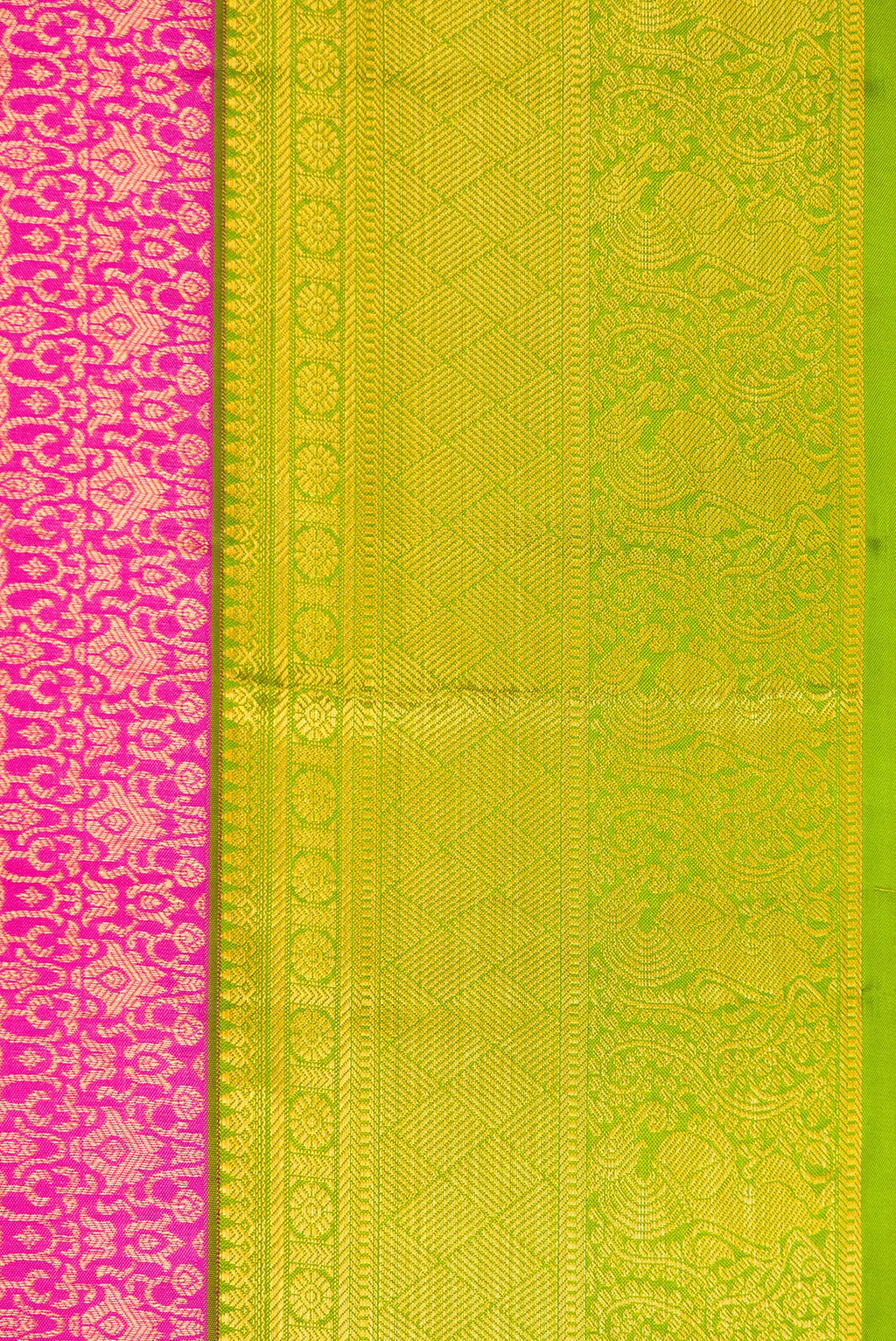 Border image of Pink Dual Tone Kanchipuram Silk Saree with Zari Brocade on the body and Zari Border. 