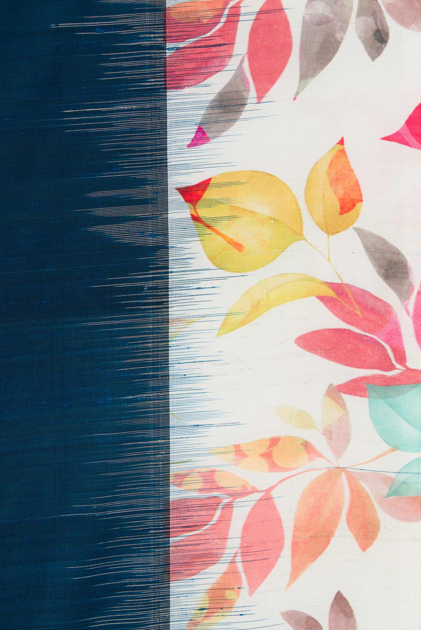 Border image of Navy Blue Dual Tone Kanchipuram Silk Saree with Plain Body and Printed Border