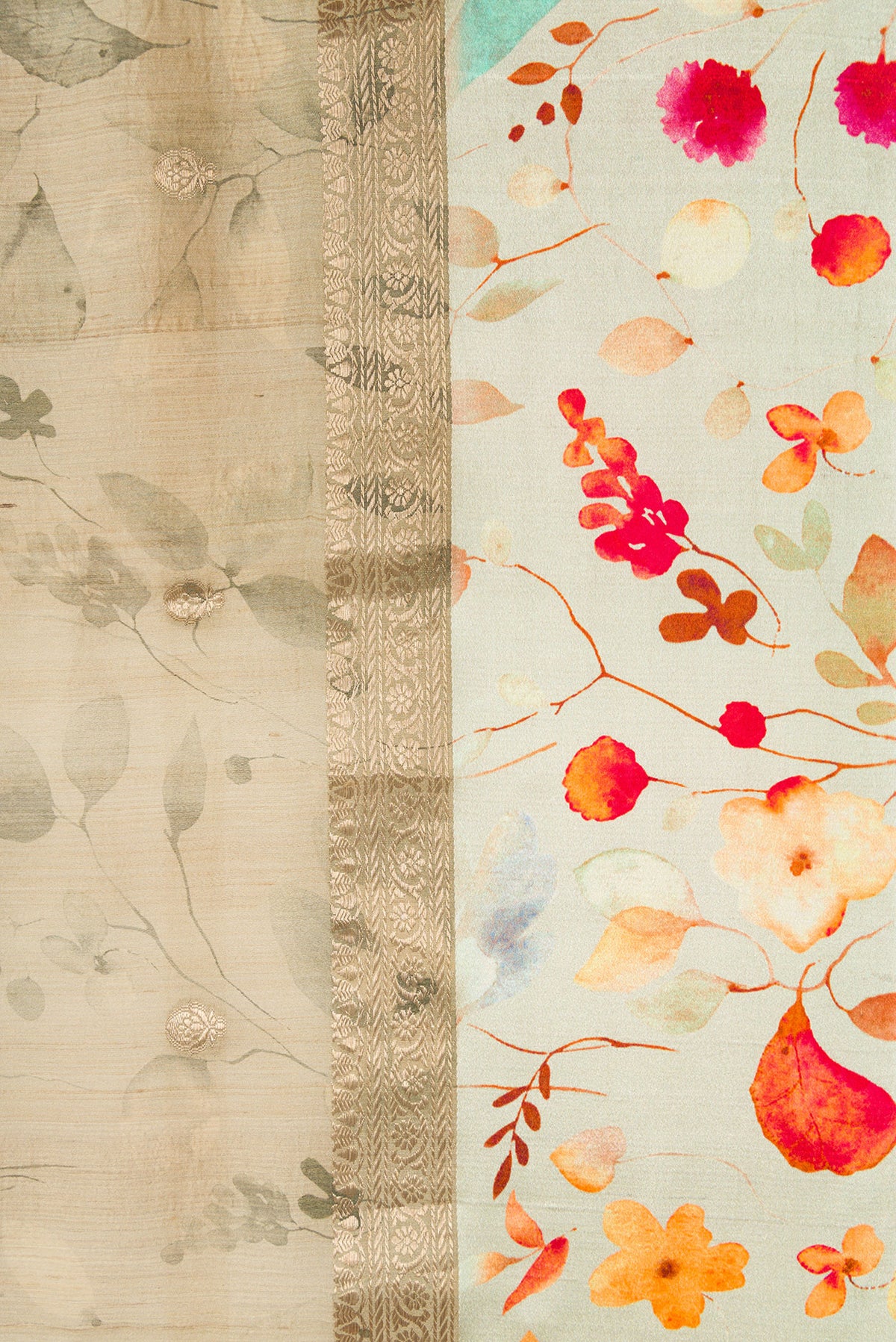 Border image of Grey Dual Tone Tussar Silk Saree with Printed design on the body and Printed Border. 