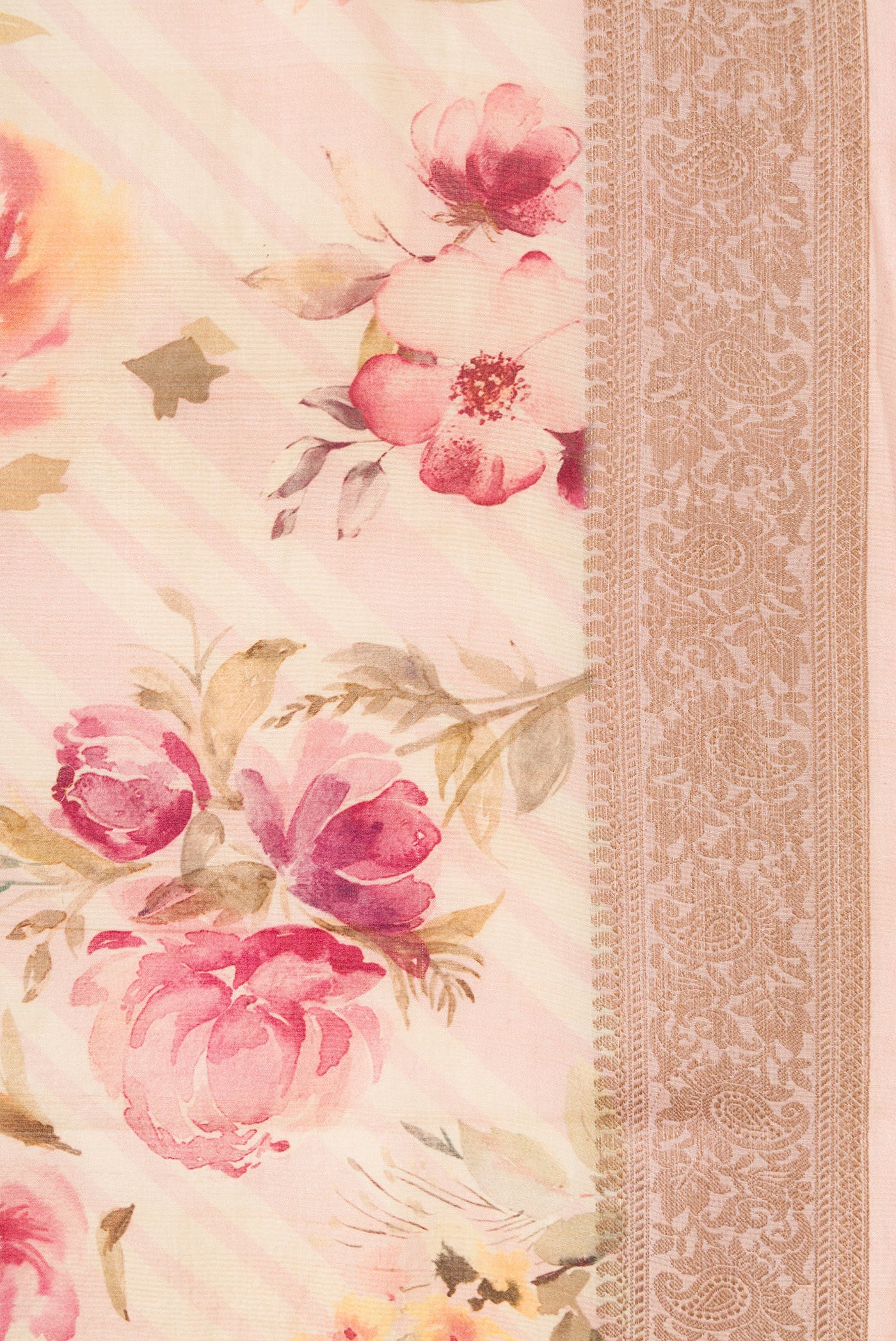 Border image of Beige Dual Tone Tussar Silk Saree with Printed design on the body and Thread Border. 