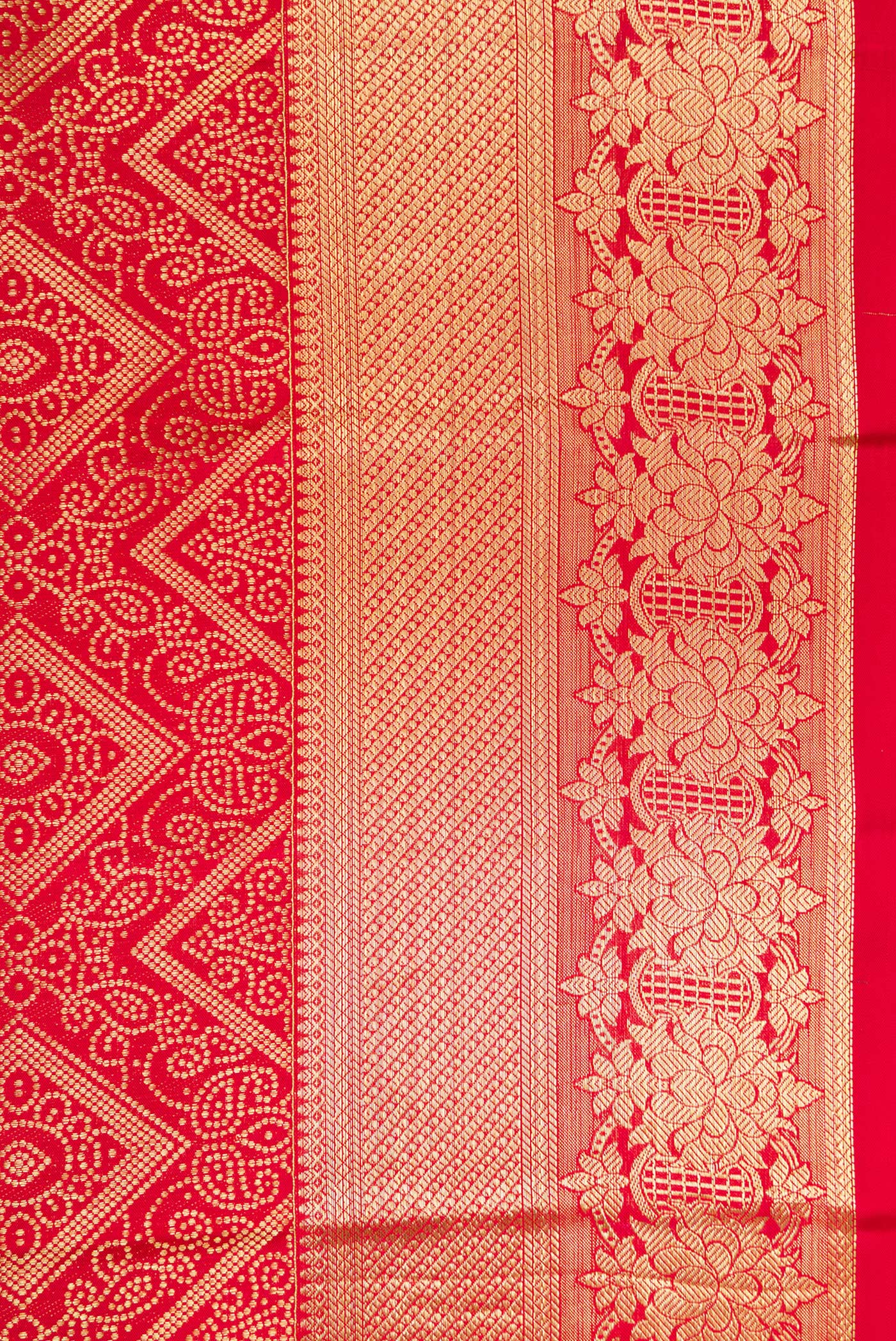 Border image of Red Dual Tone Kanchipuram Silk Saree with Zari Brocade on the body and Zari Border. 