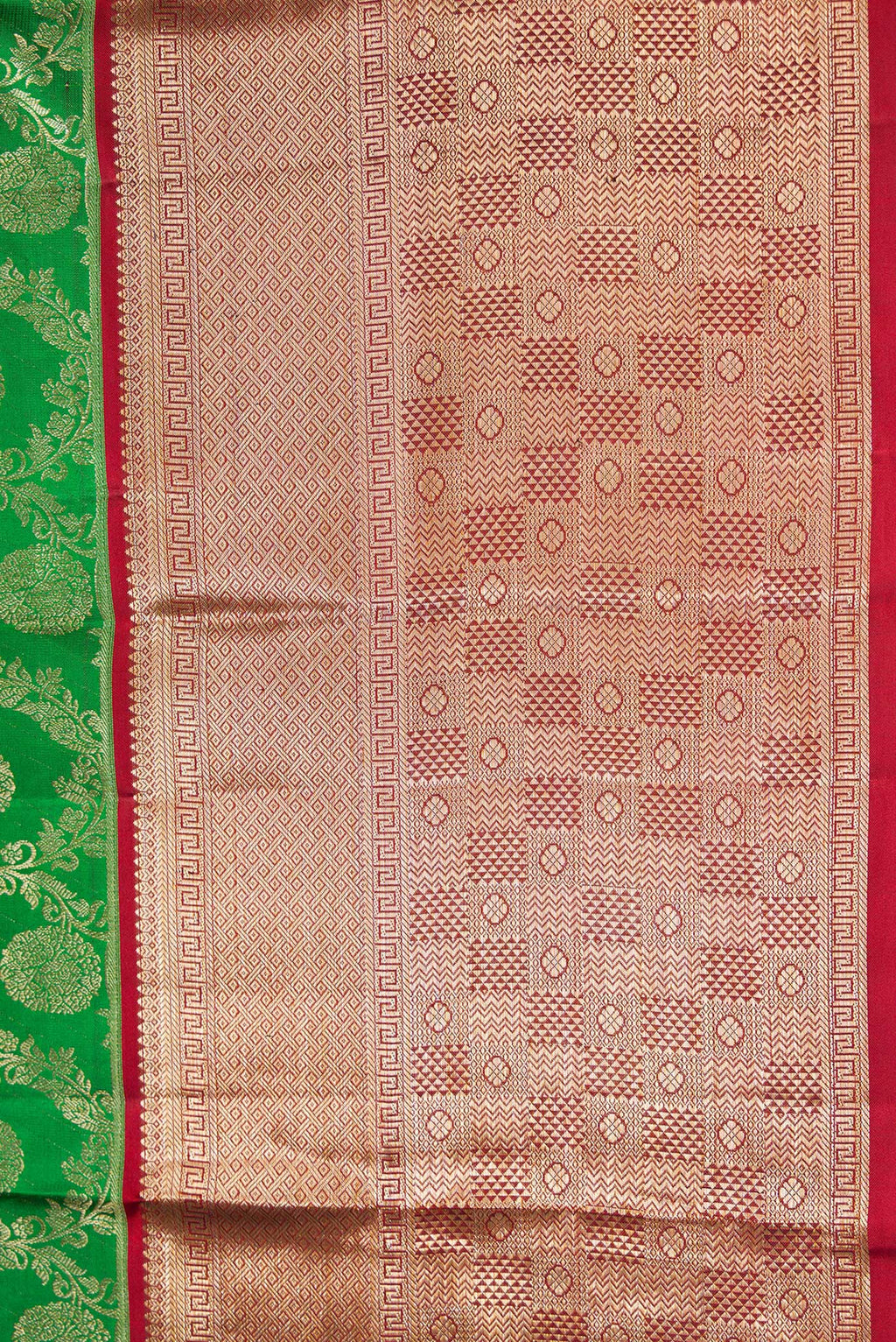 Border image of Green Dual Tone Kanchipuram Silk Saree with Zari Brocade on the body and Zari Border. 