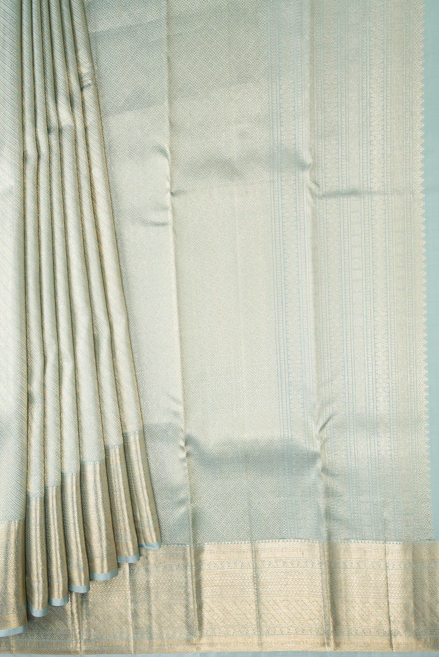 Pleats and pallu of Grey Dual Tone Kanchipuram Silk Saree with Zari Brocade on the body and Zari Border. 