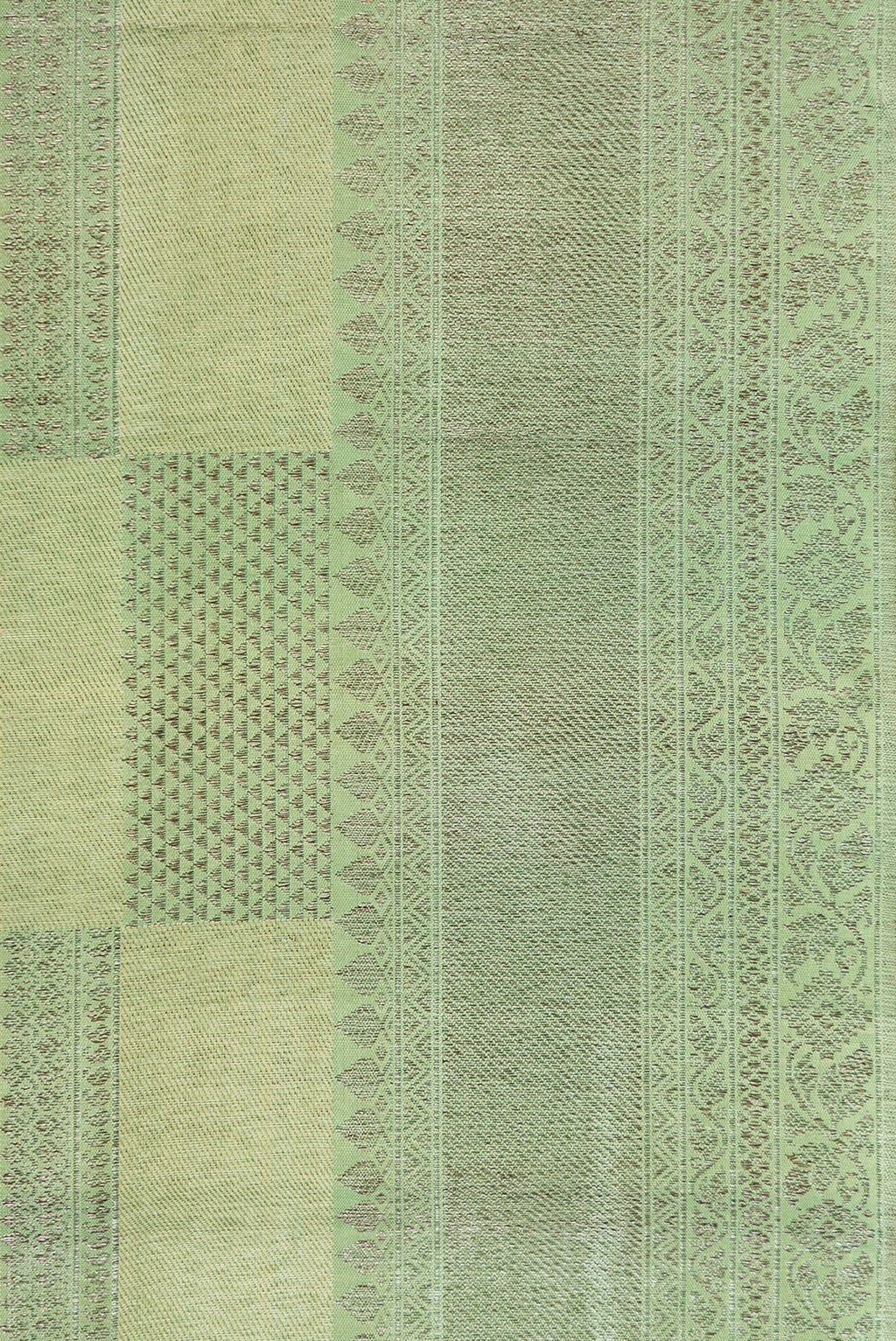 Border image of Mehandi Green Dual Tone Kanjivaram Silk Saree with Zari Brocade on the body and Zari Border. 