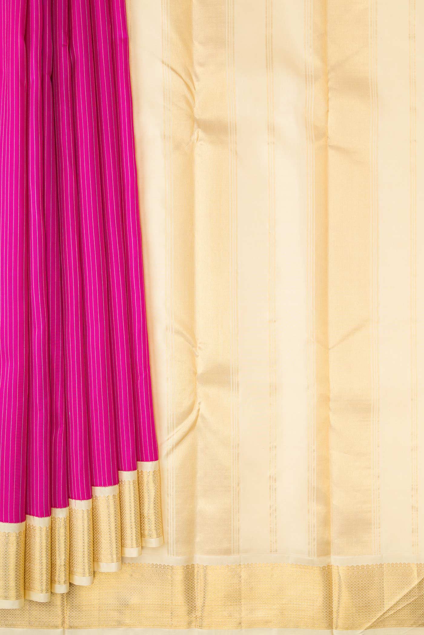 Pleats and pallu of Pink Dual Tone Kanjivaram Silk Saree with Stripes on the body and Ganga Jamuna Border. 