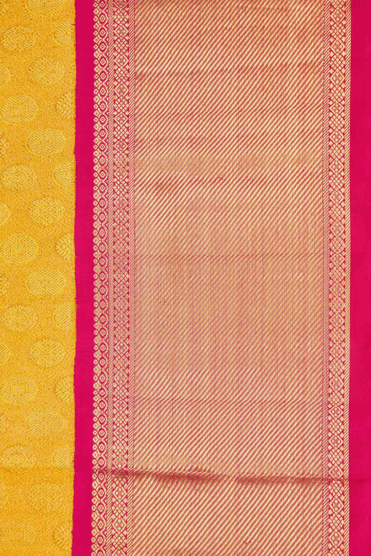 Border image of Pure Silk Pure Zari Yellow Dual Tone Kanchipuram Saree with Zari Brocade on the body and Zari Border