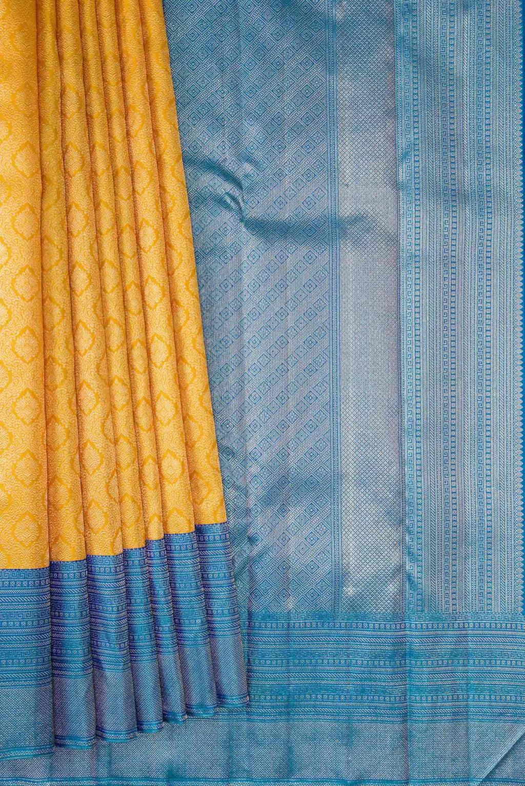 pleats pallu