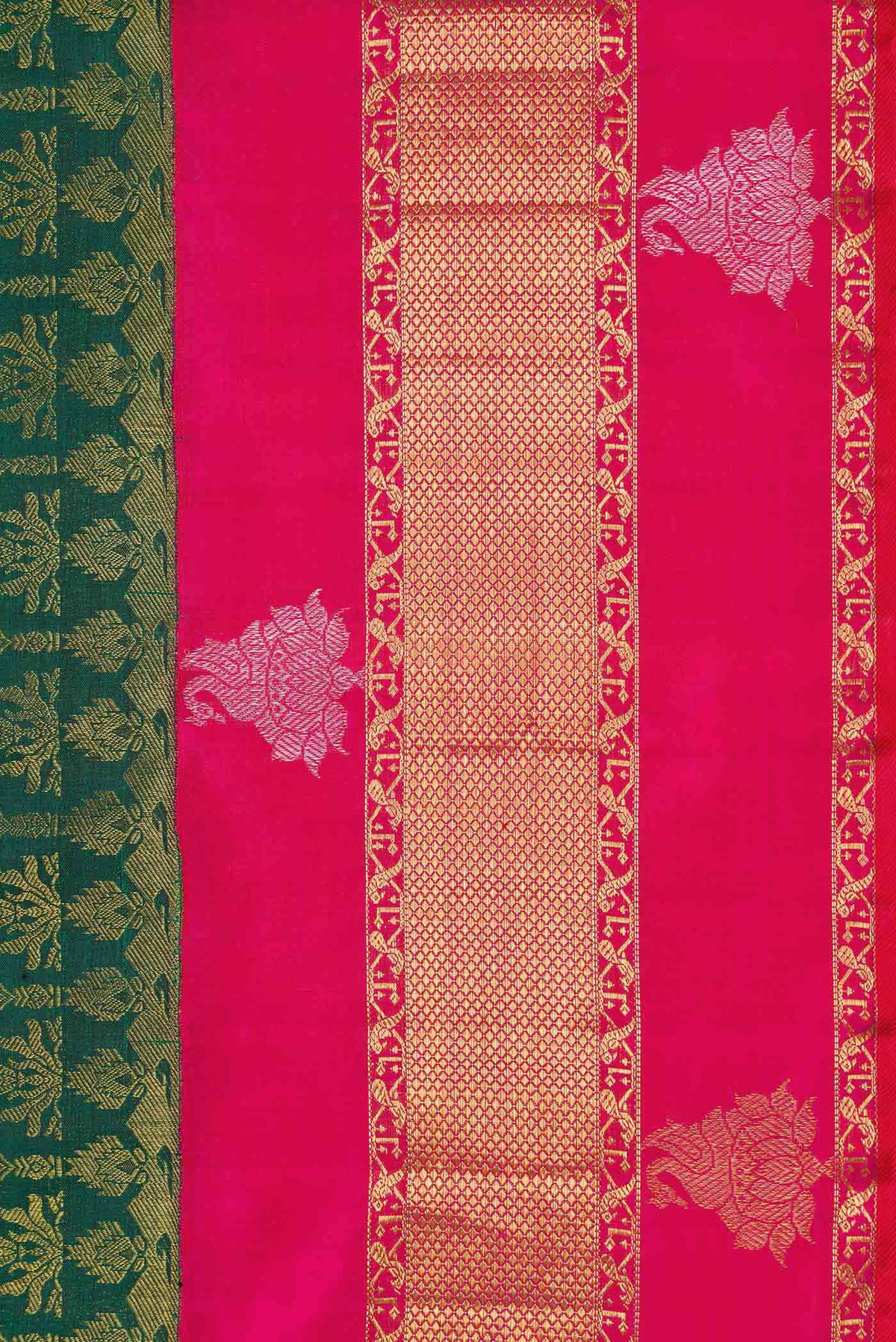 Border image of Pure Silk Pure Zari Green Dual Tone Kanchipuram Saree with Zari Brocade on the body and Zari Border