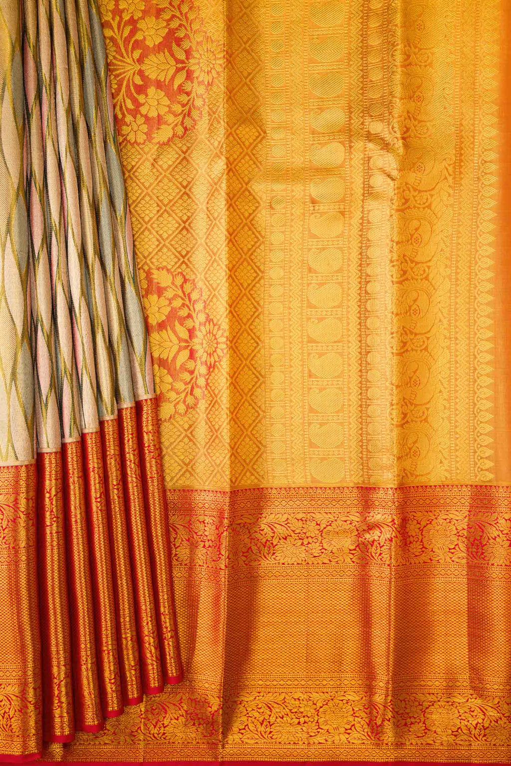 pleats pallu