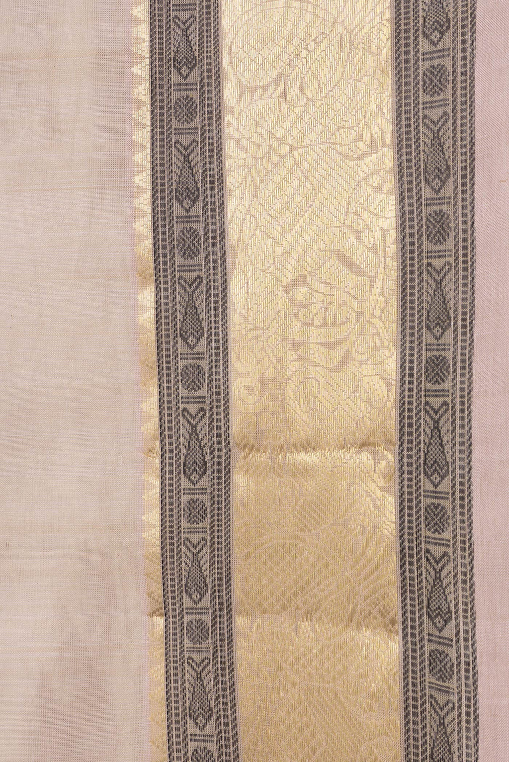 Border image of Rose Gold Dual Tone Silk Cotton Saree with Zari Butta on the body and Zari And Thread Border. 