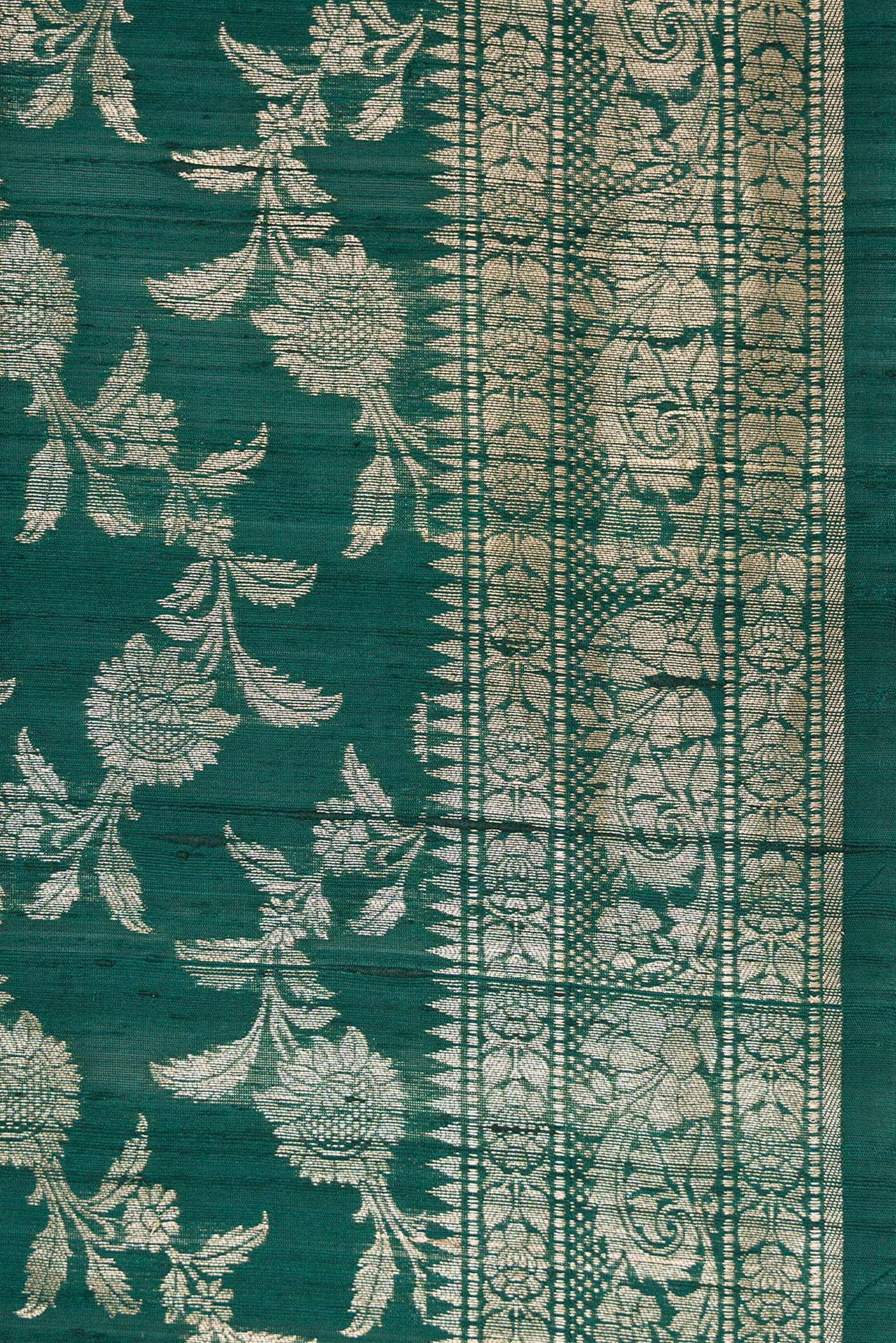 Border image of Bottle Green Dual Tone Banarasi Silk Saree with Zari Brocade on the body and Zari Border. 