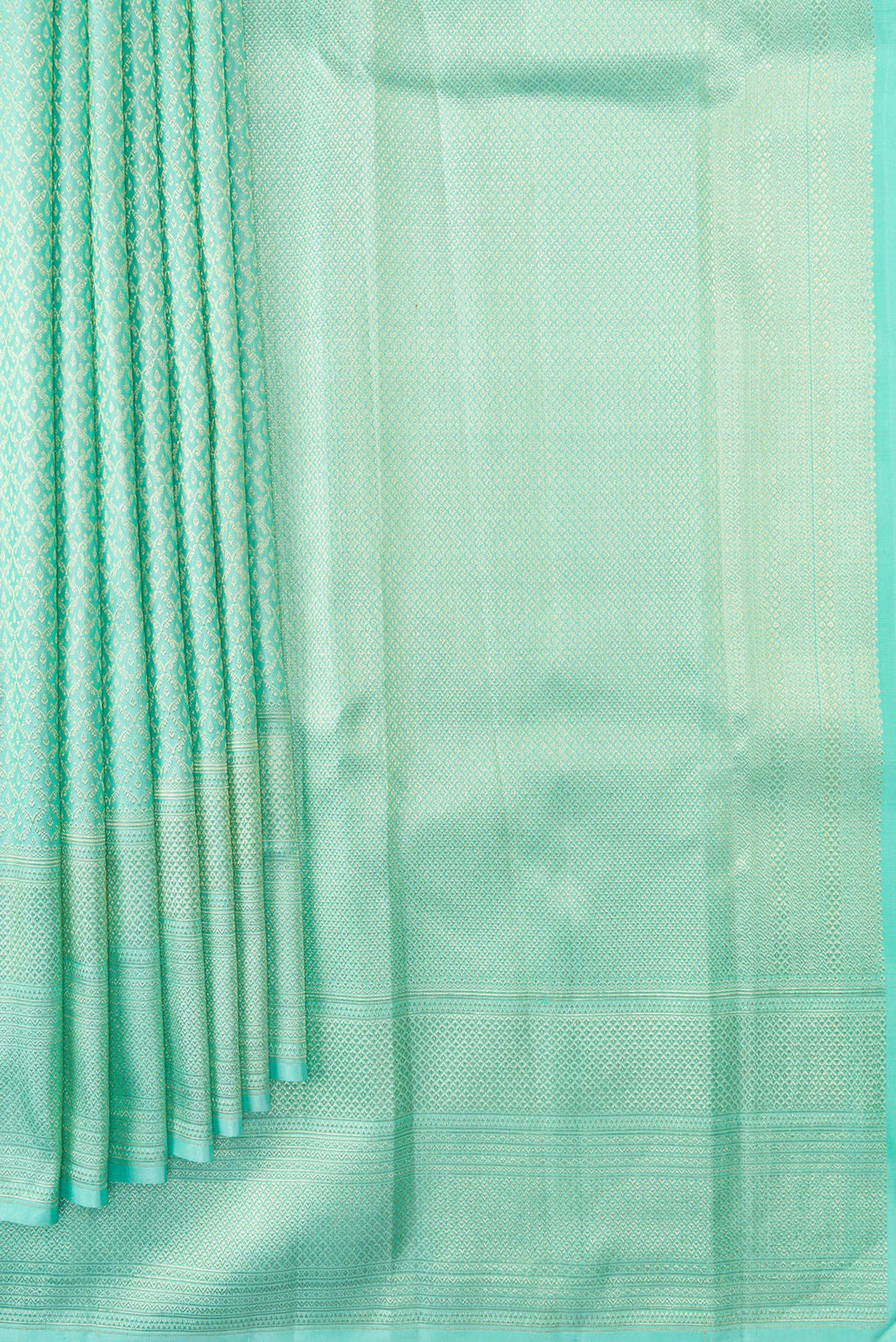 Pleats and pallu of Light Blue Dual Tone Kanchipuram Silk Saree with Zari Brocade on the body and Zari Border. 