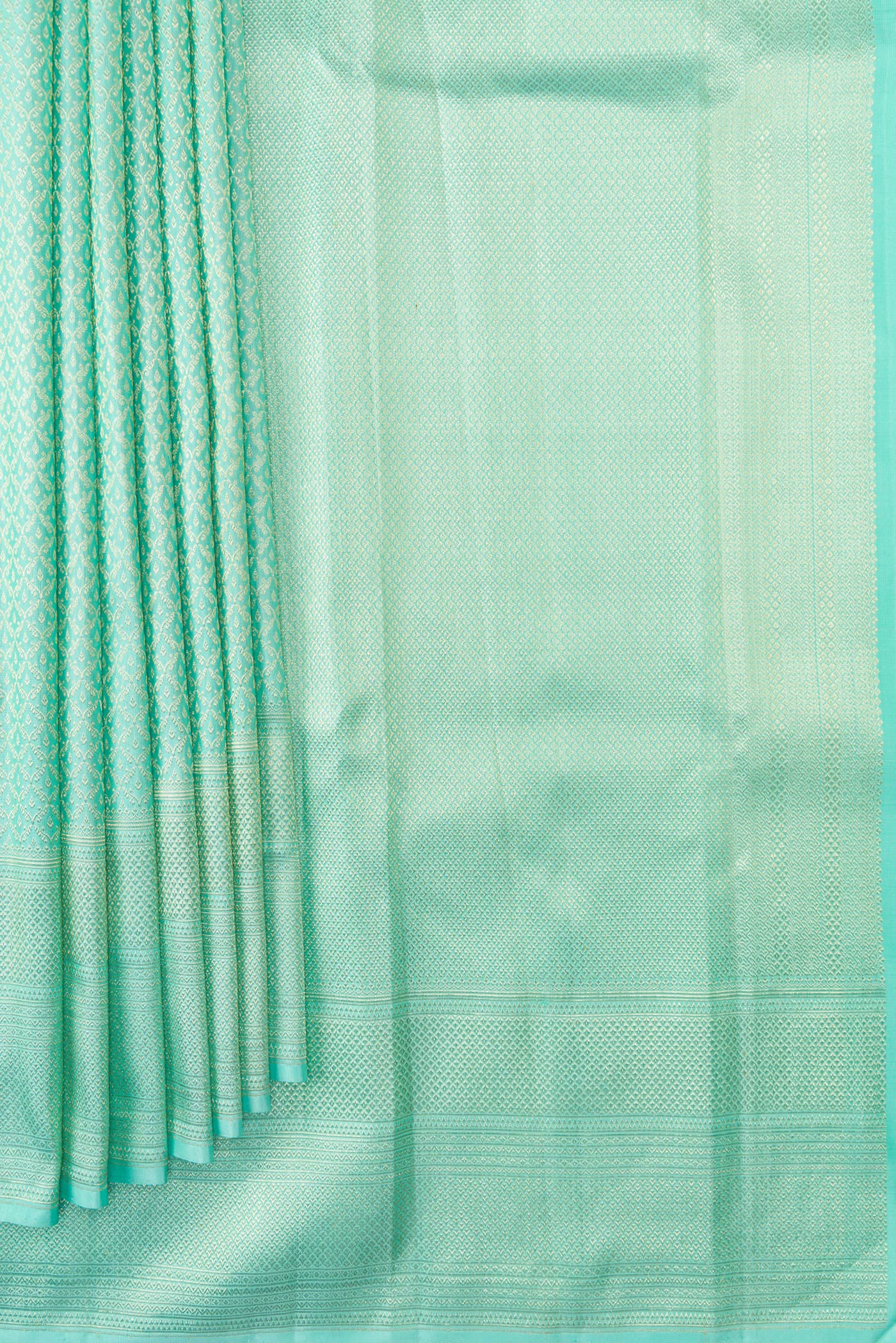 Pleats and pallu of Light Blue Dual Tone Kanchipuram Silk Saree with Zari Brocade on the body and Zari Border. 