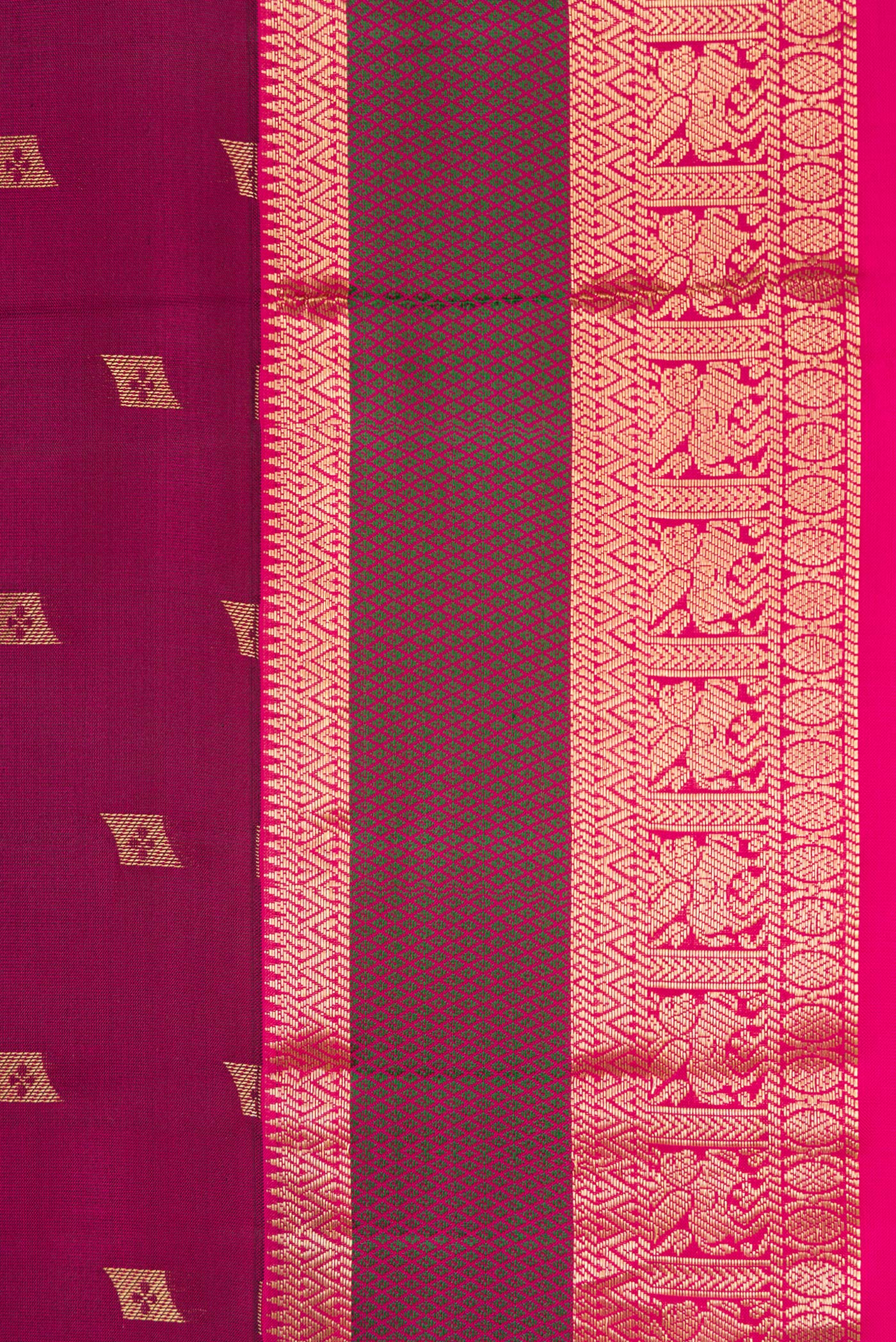 Border image of Magenta Dual Tone Kanchipuram Silk Saree with Zari Butta on the body and Zari Border. 
