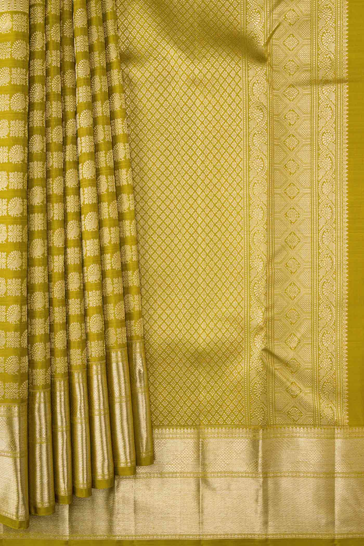 pleats pallu