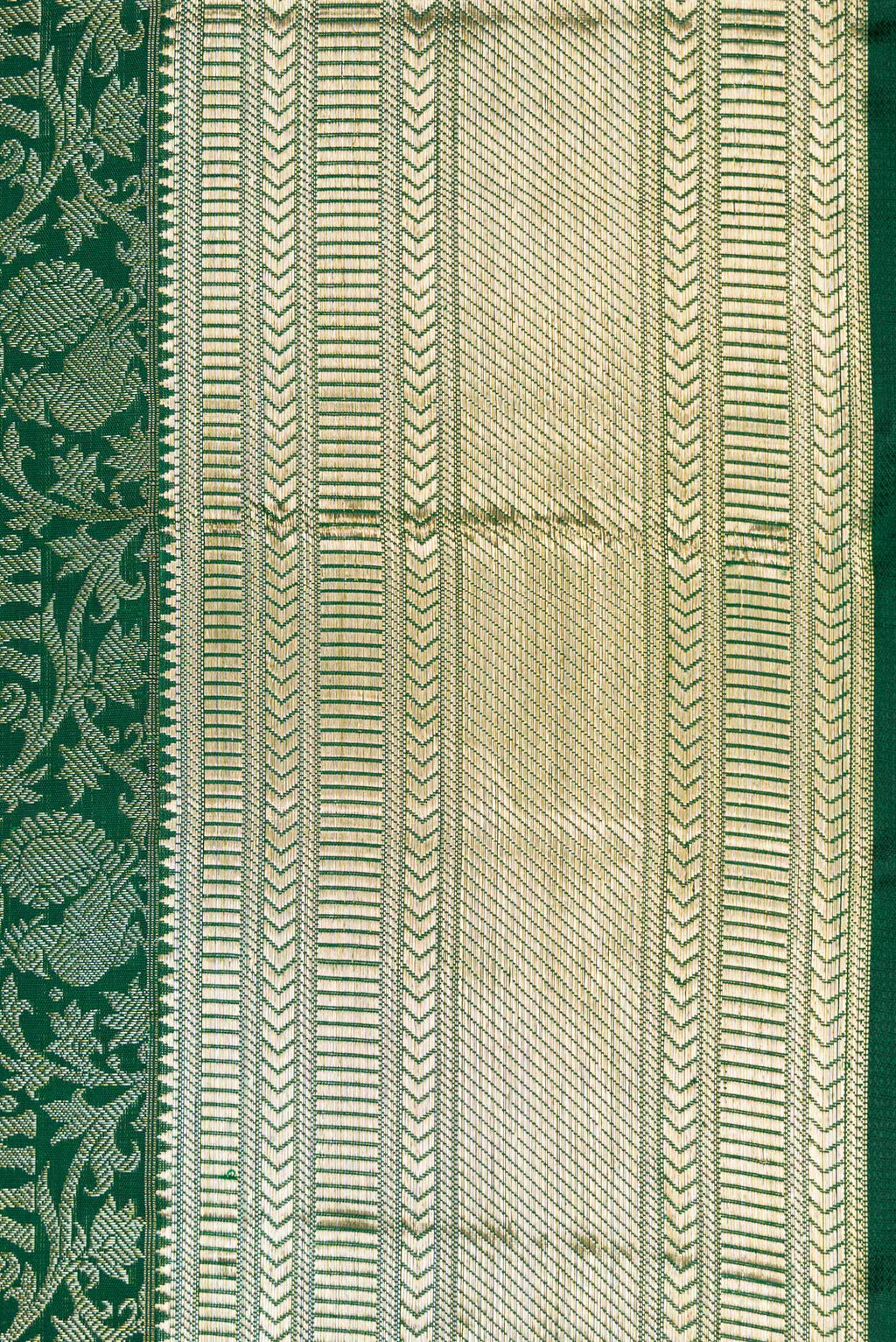 Border image of Green Dual Tone Kanchipuram Silk Saree with Zari Brocade on the body and Zari Border. 
