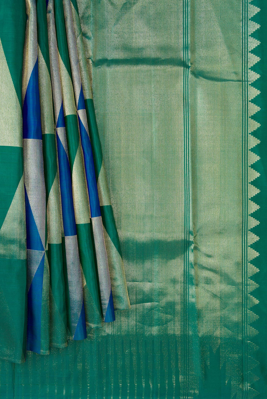 Pleats and pallu of Green and Peacock Blue Color Kanchipuram Silk Saree with Zari Brocade on the body and Without Border. 