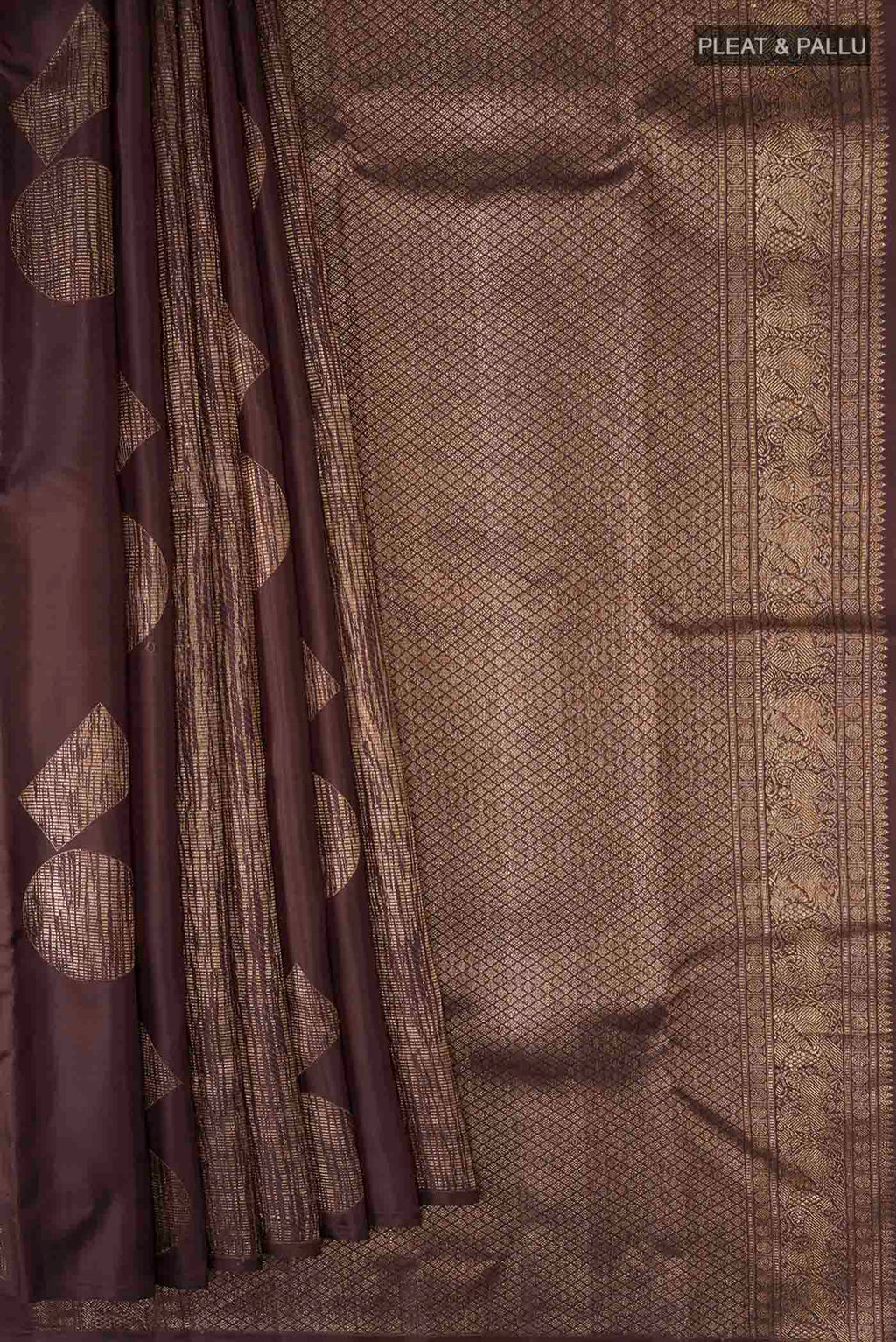 pleats pallu