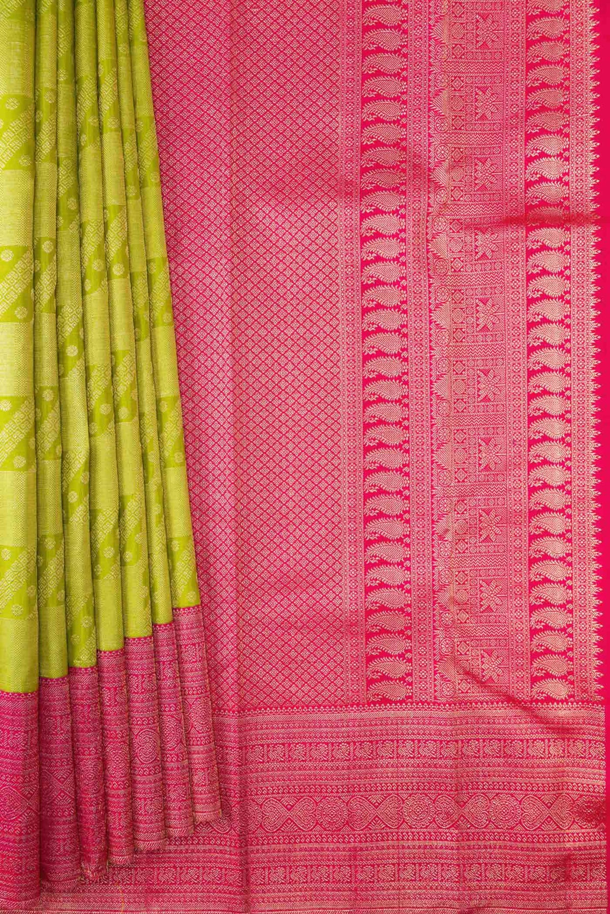 Pleats and pallu of Parrot Green Dual Tone Kanchipuram Silk Saree with Zari Brocade on the body and Zari Border