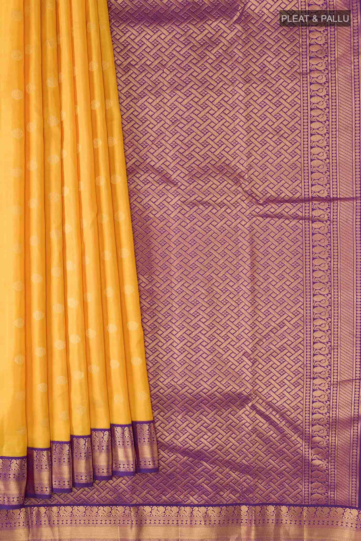 pleats pallu