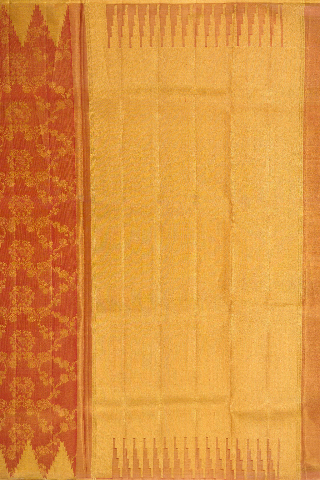 Close up image of the pallu of Dark Pink Dual Tone Kanchipuram Tissue Silk Saree with Zari Brocade on the body and Temple Border. 