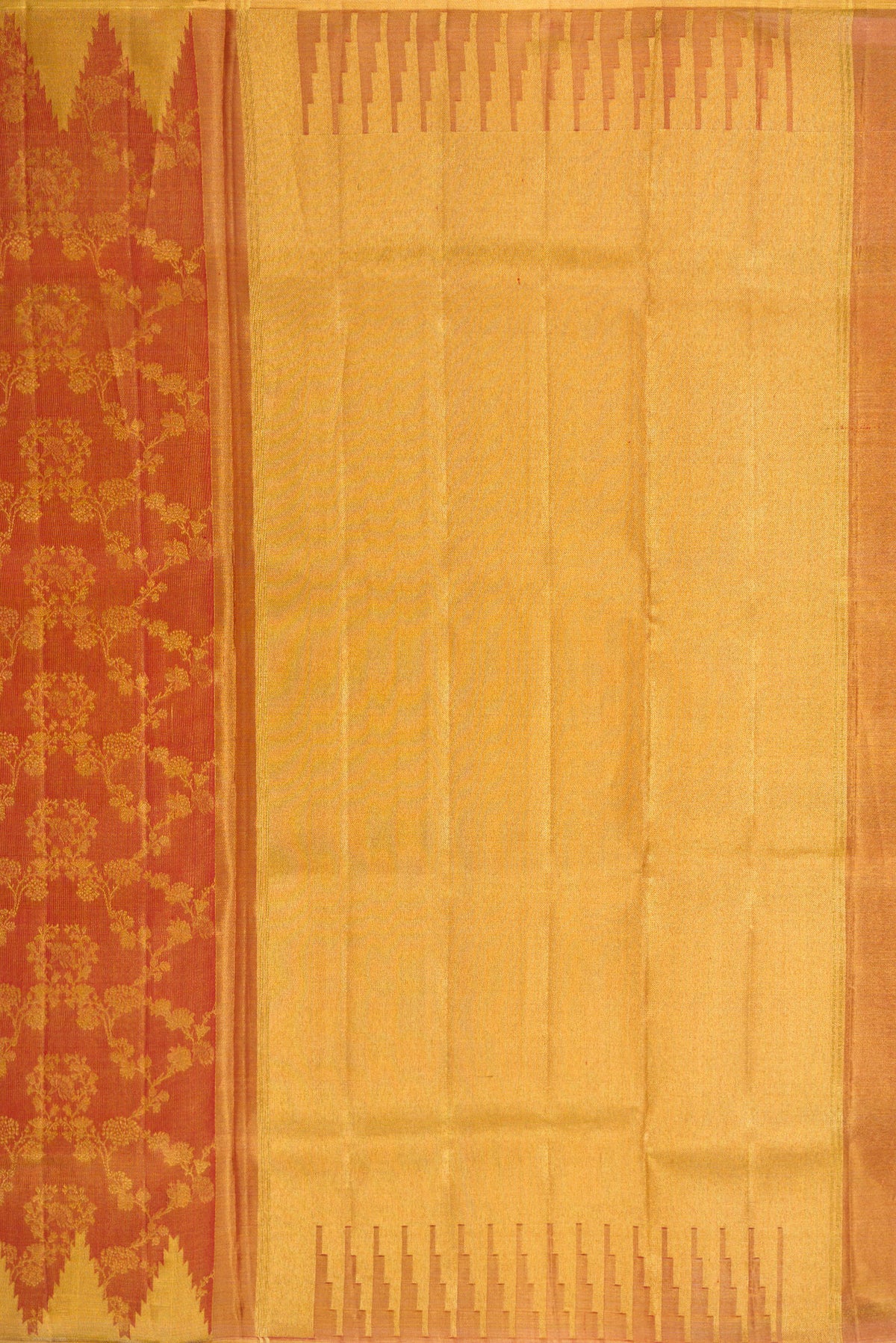 Close up image of the pallu of Dark Pink Dual Tone Kanchipuram Tissue Silk Saree with Zari Brocade on the body and Temple Border. 