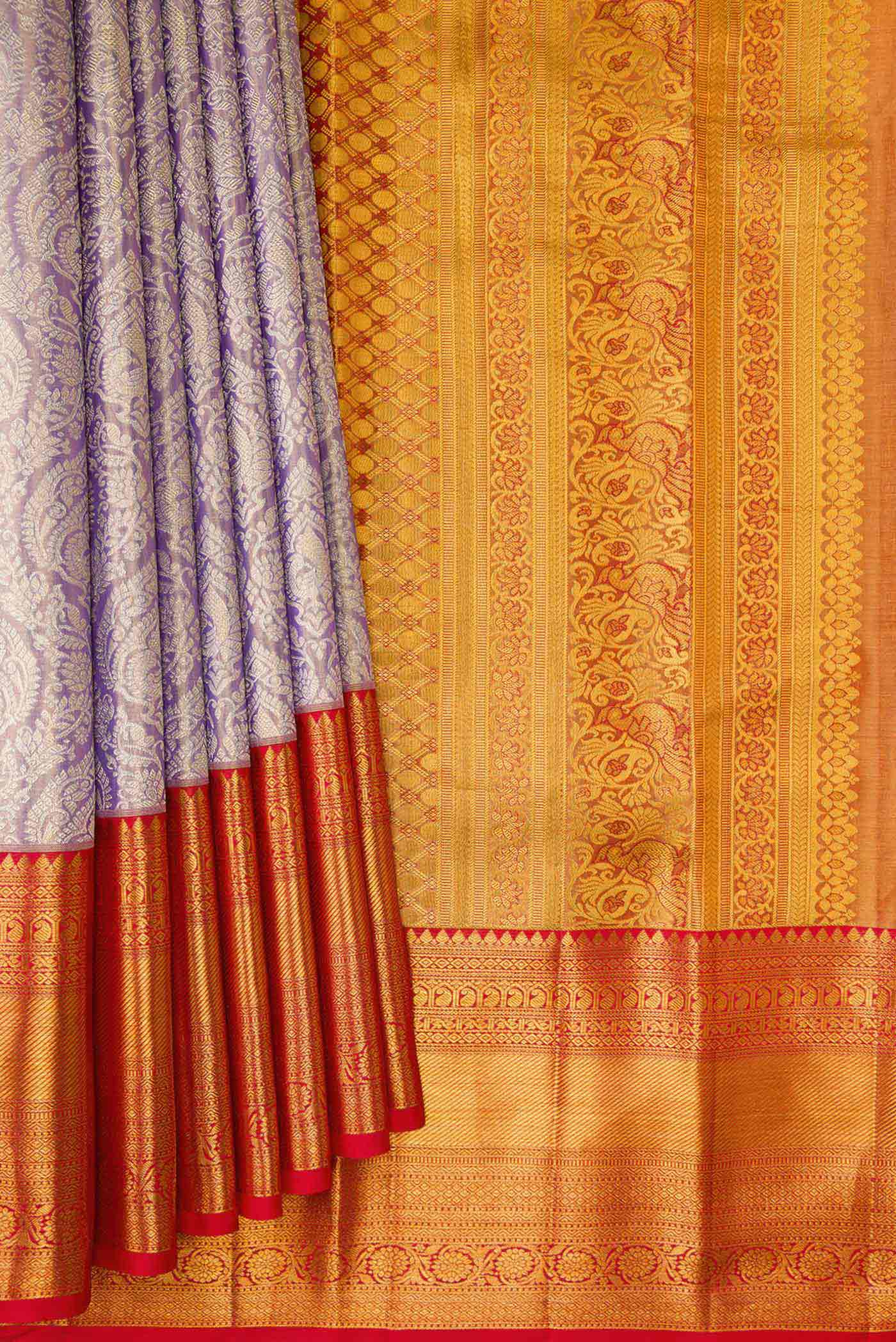 Pleats and pallu of Lavender Dual Tone Kanchipuram Tissue Silk Saree with Zari Brocade on the body and Zari Border. 