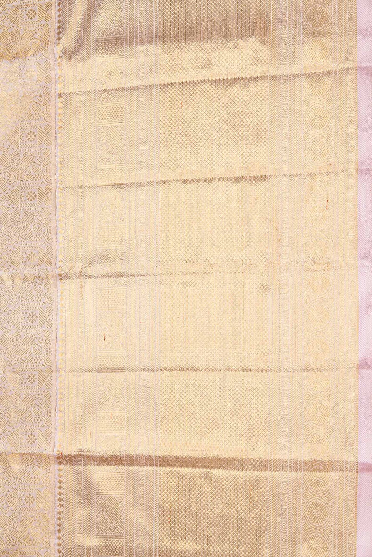 Border image of Pure Silk Pure Zari Lavender Dual Tone Kanchipuram Saree with Zari Brocade on the body and Zari Border