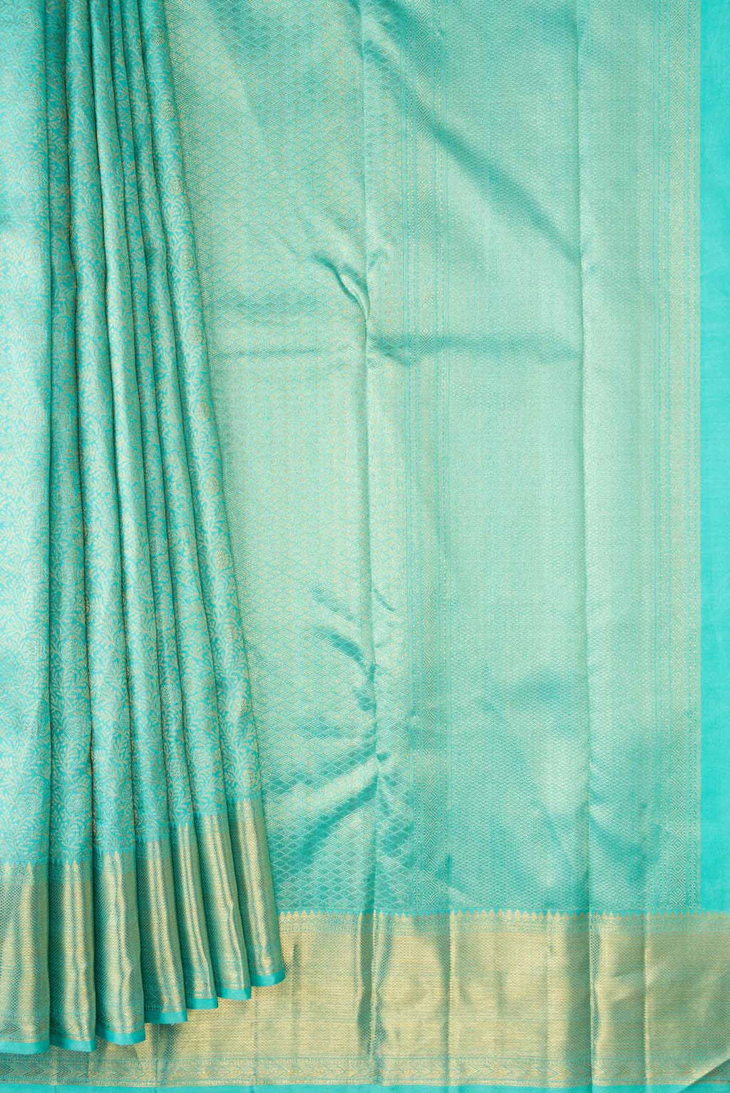Pleats and pallu of Sky Blue Dual Tone Kanchipuram Silk Saree with Zari Brocade on the body and Zari Border