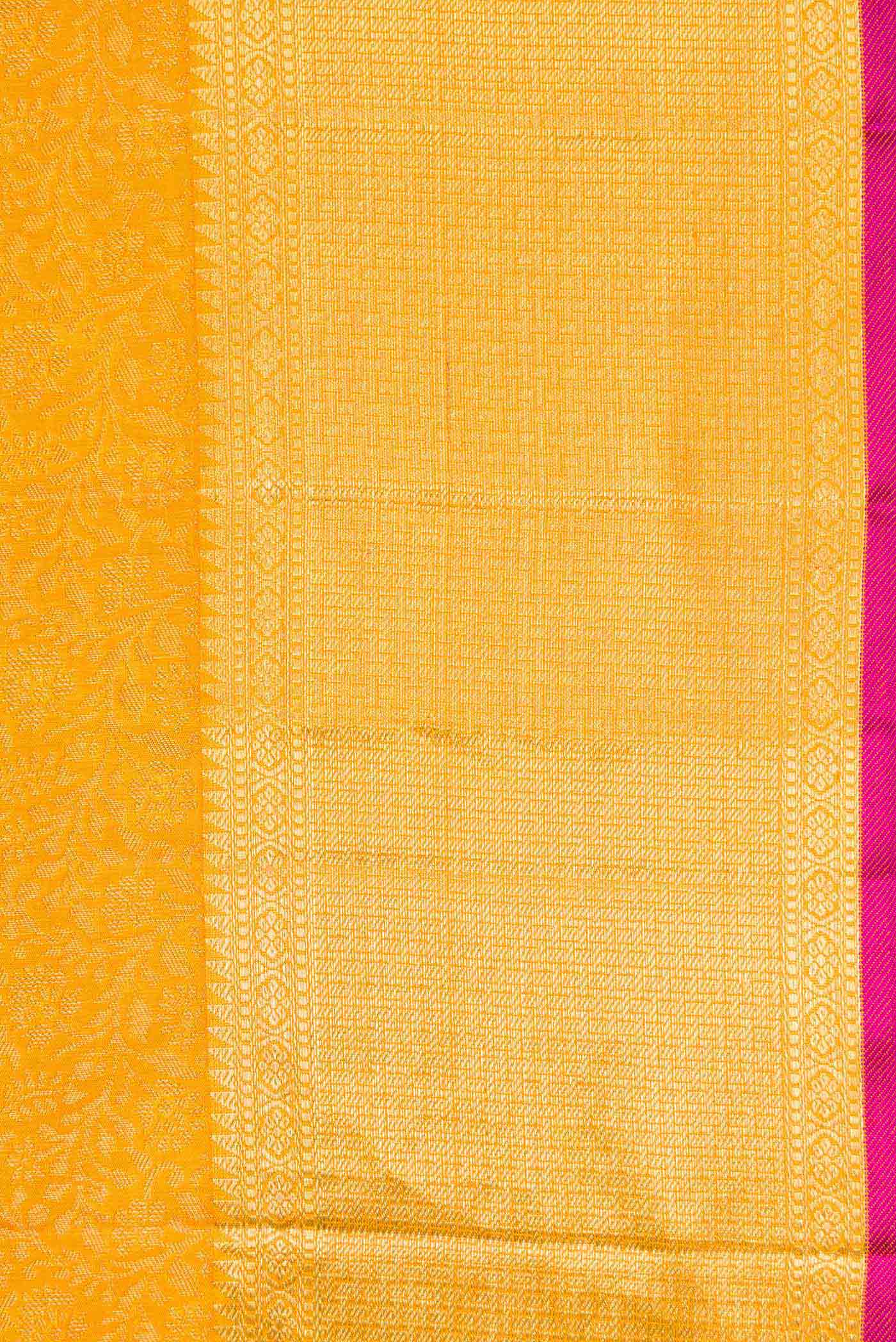 Border image of Pure Silk Pure Zari Mustard Dual Tone Kanchipuram Saree with Zari Brocade on the body and Zari Border