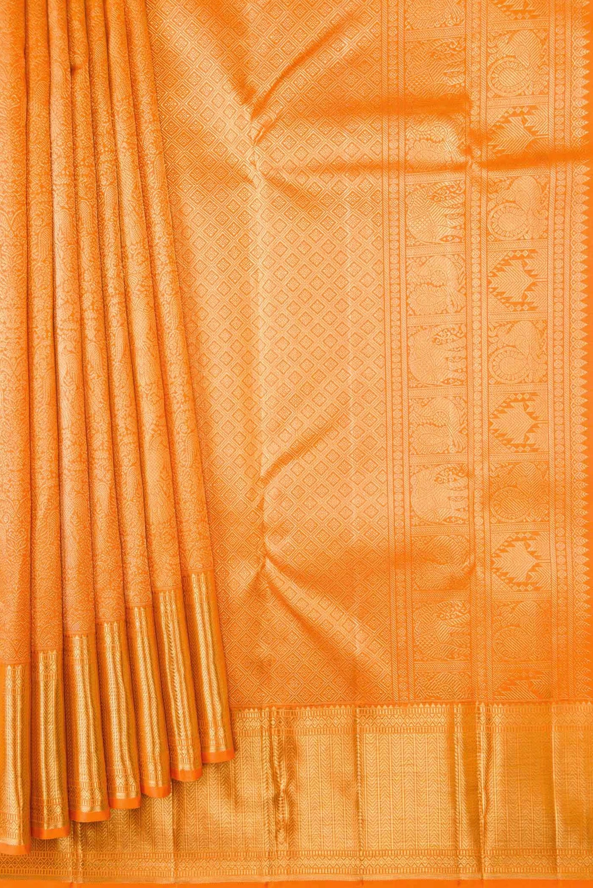 Pleats and pallu of Pure Silk Pure Zari Orange Dual Tone Kanchipuram Saree with Zari Brocade on the body and Zari Border