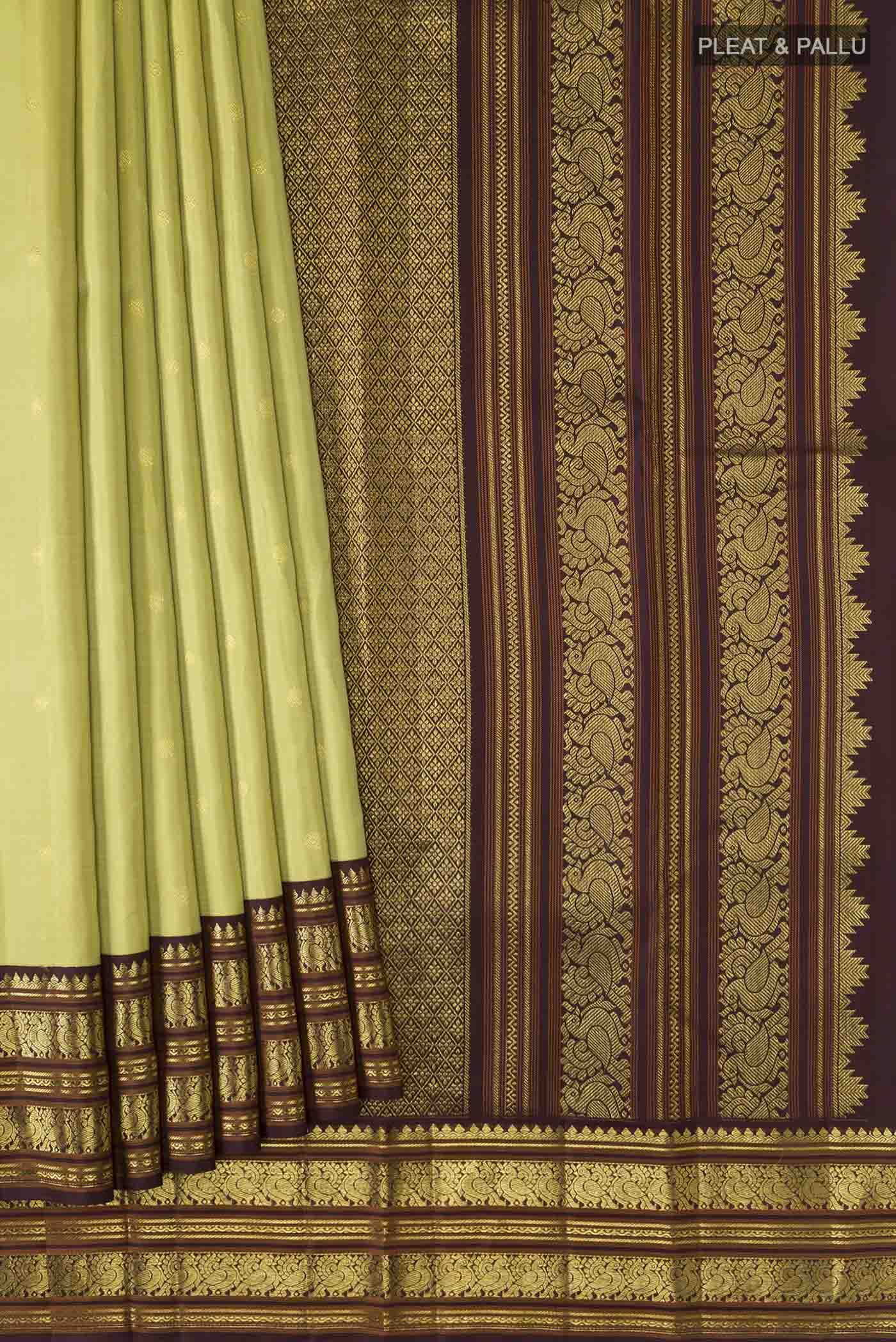 pleats pallu