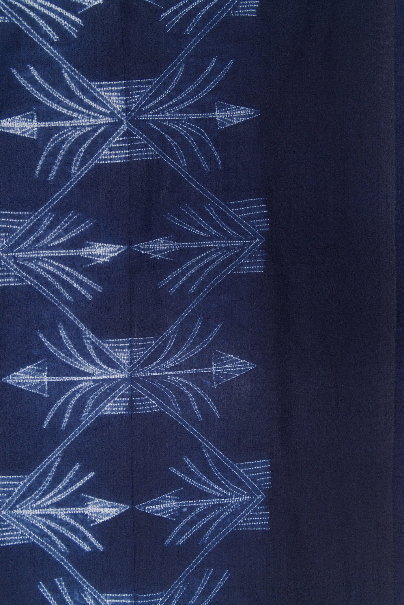 Border image of Navy Blue Dual Tone Tussar Silk Saree with Printed design on the body and Plain Border. 
