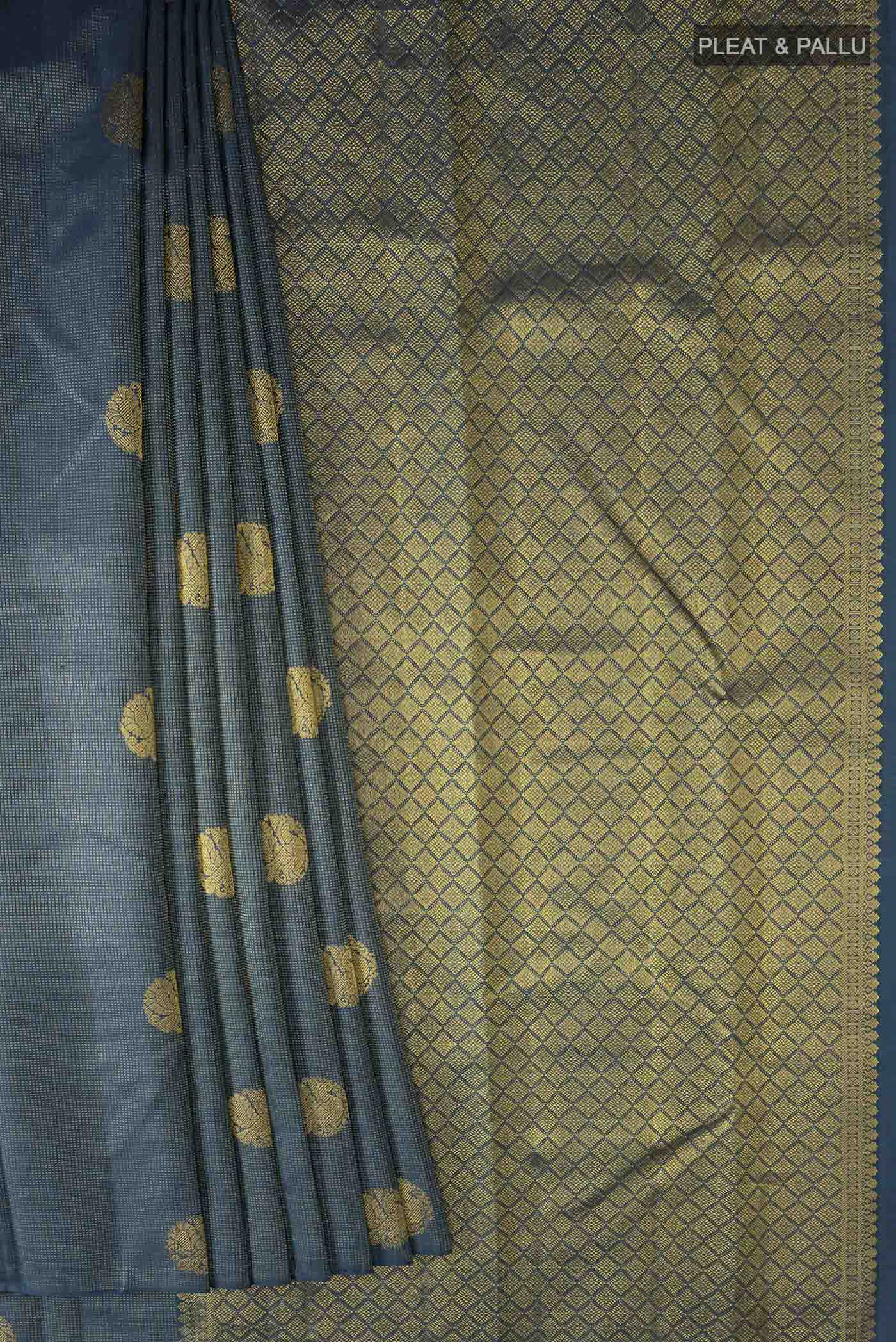 pleats pallu