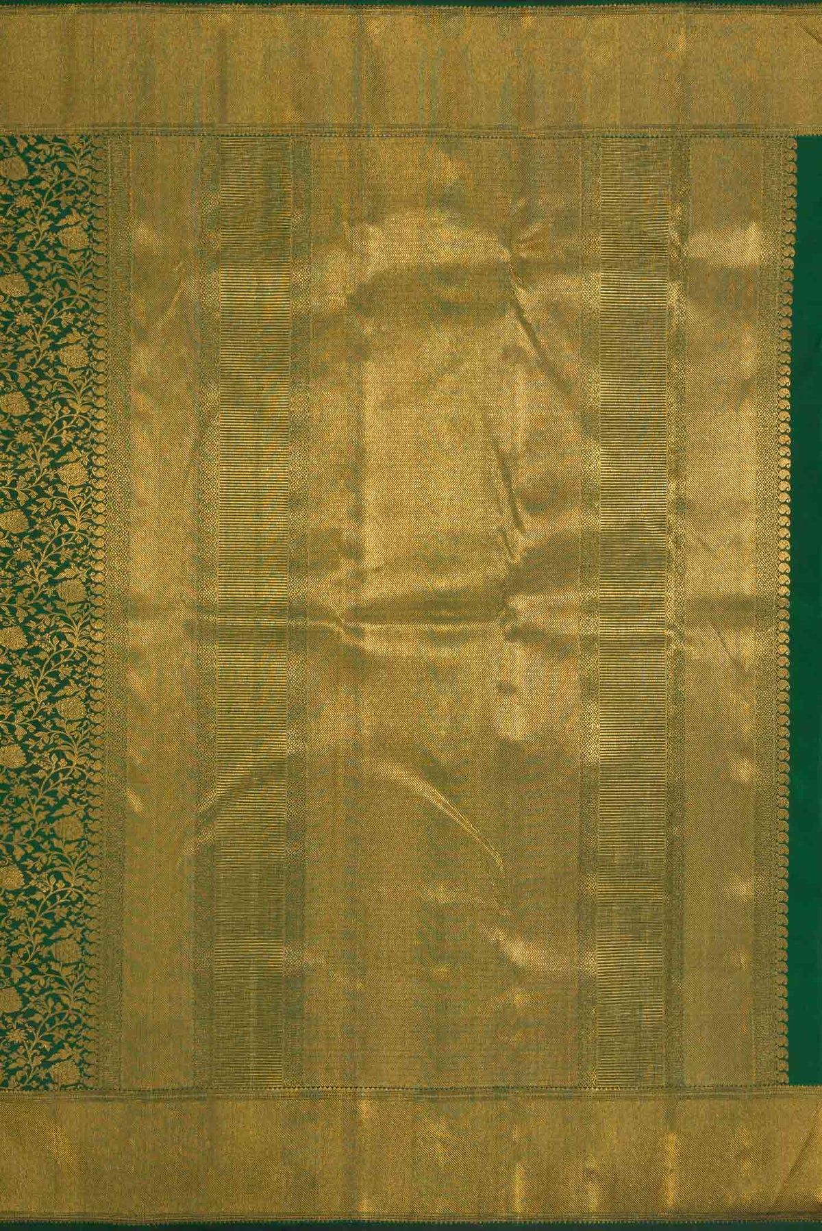 Close up image of the pallu of Pure Silk Pure Zari Green Dual Tone Kanchipuram Saree with Zari Brocade on the body and Zari Border