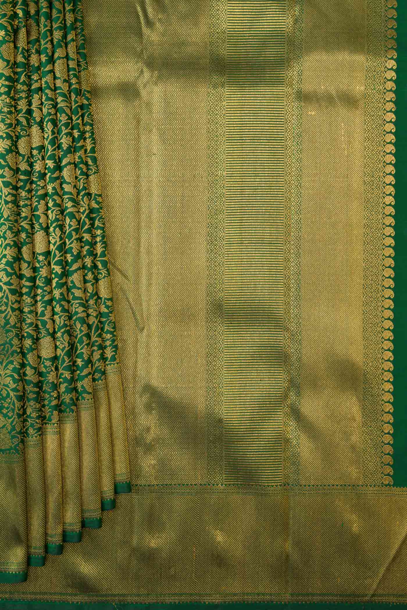Pleats and pallu of Pure Silk Pure Zari Green Dual Tone Kanchipuram Saree with Zari Brocade on the body and Zari Border