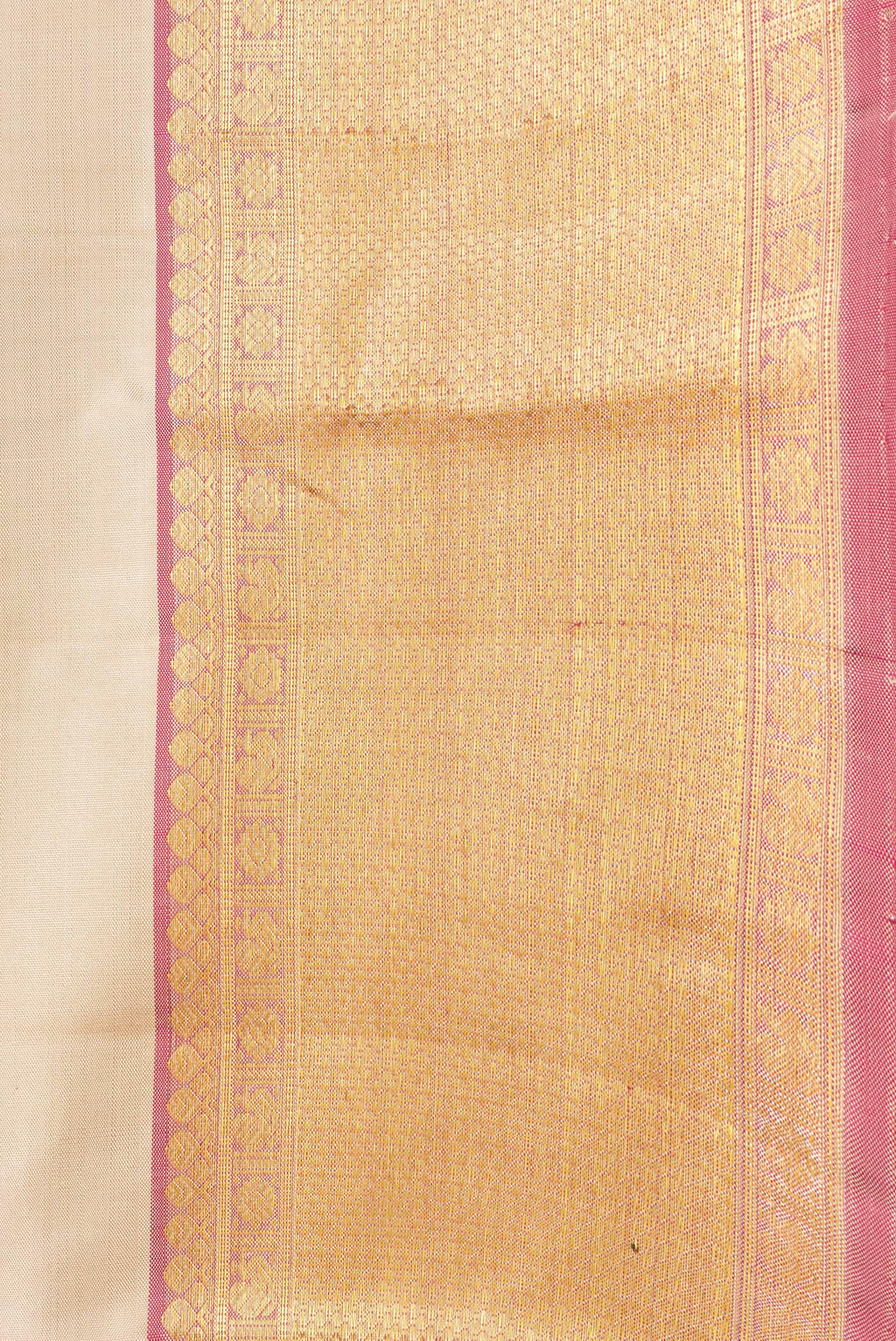 Border image of Pink Dual Tone Kanjivaram Silk Saree with Checked design on the body and Zari Border. 
