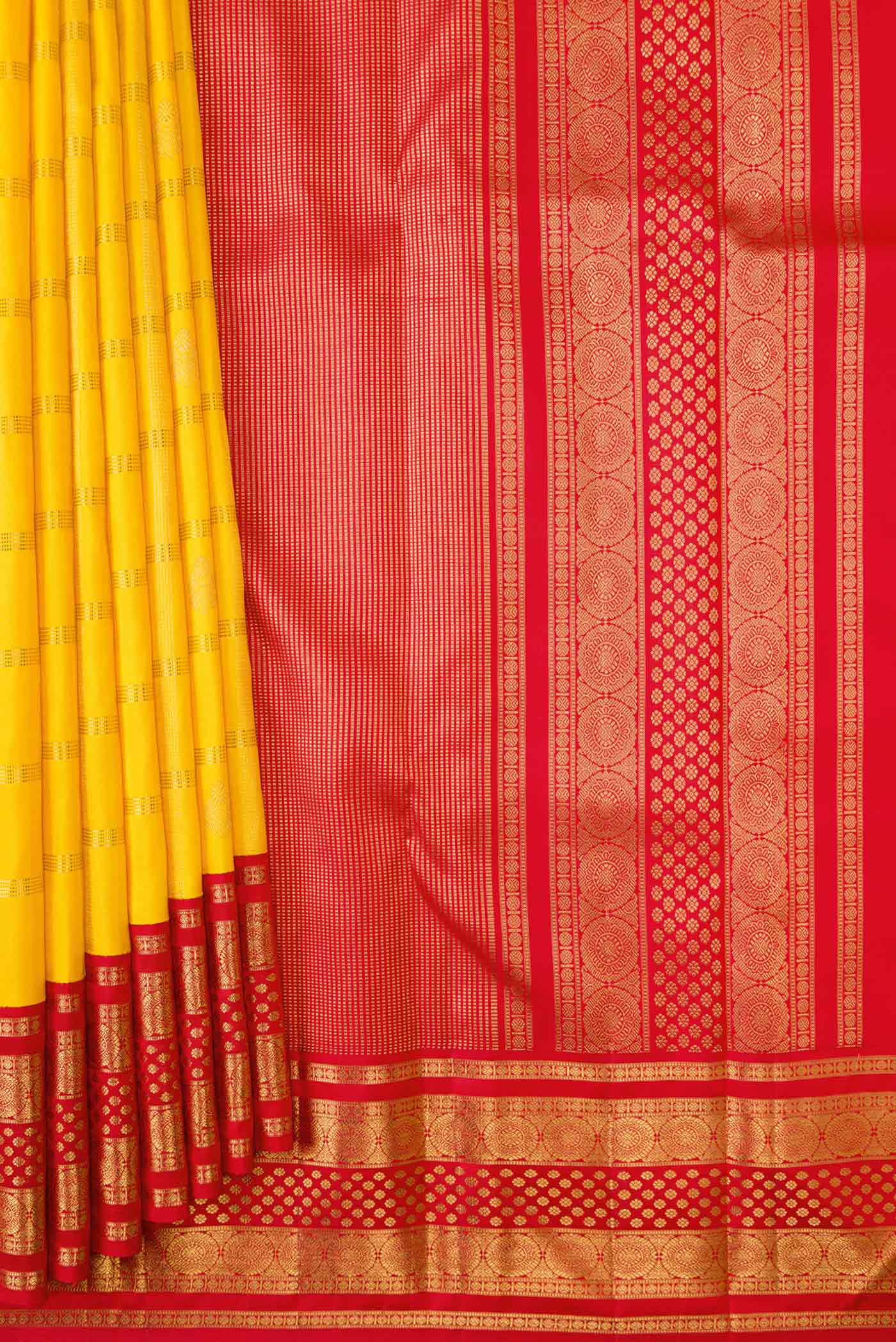 pleats pallu
