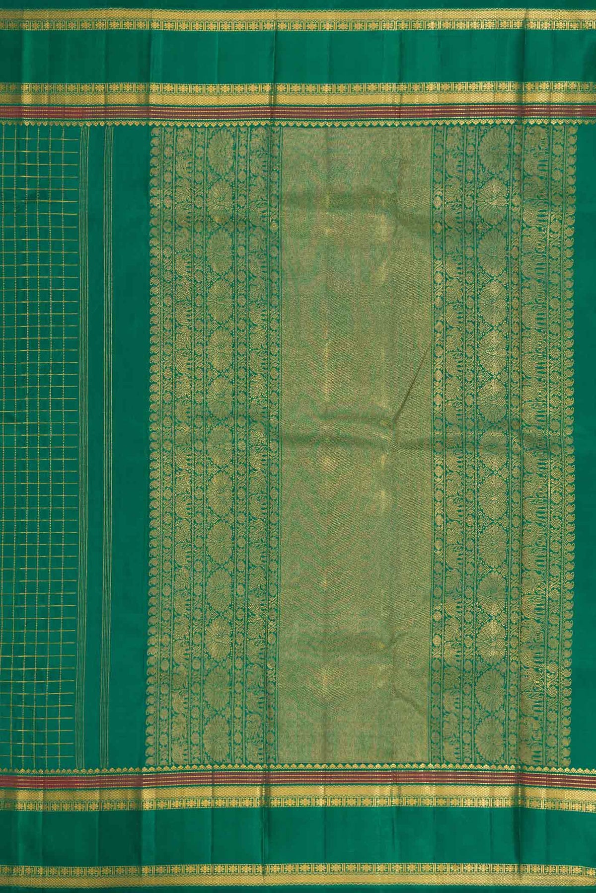 Close up image of the pallu of Pure Silk Pure Zari Green Dual Tone Kanchipuram Saree Checked design on the body and Zari Border