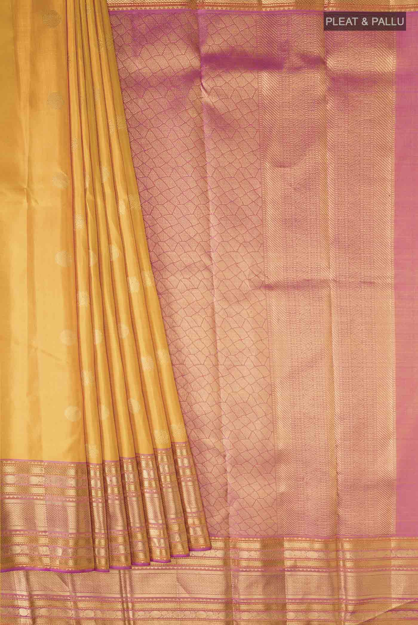 pleats pallu