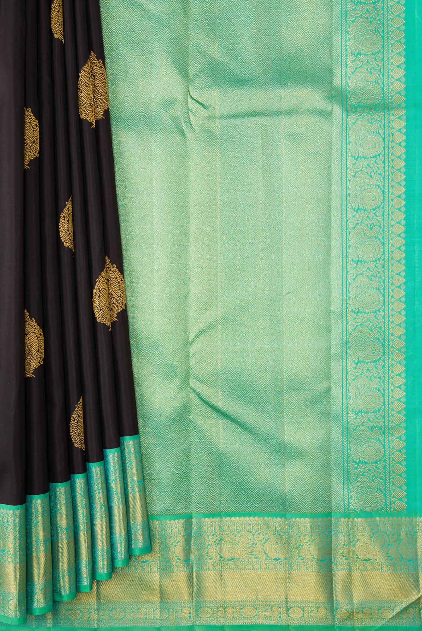 pleats pallu